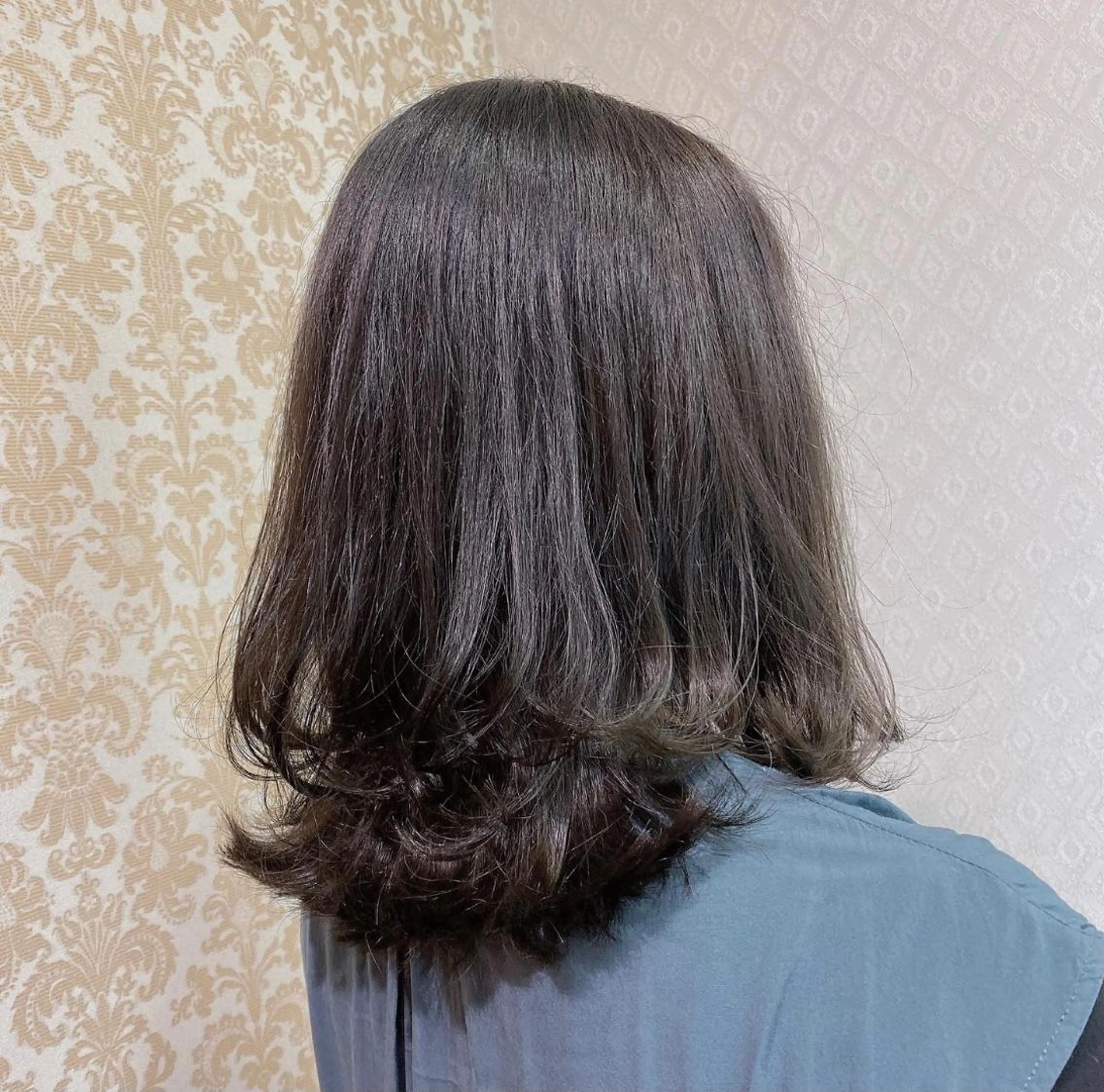 ミディアム カラー 【育休中】EARTH 荒井店HARUNAのヘアスタイル