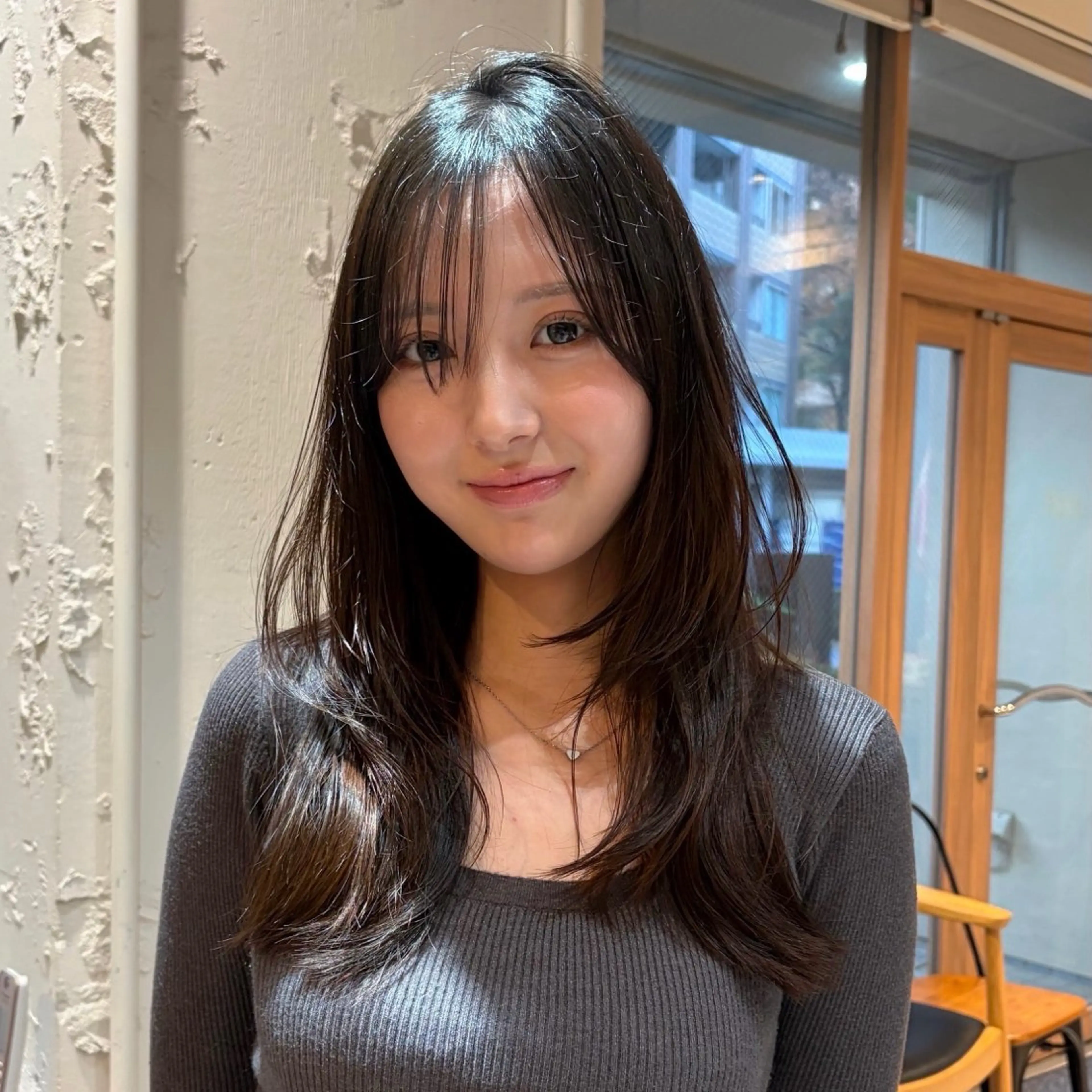 セミロング カット レイヤー/手書きネイ ルCOCORO 🎀のネイルデザイン