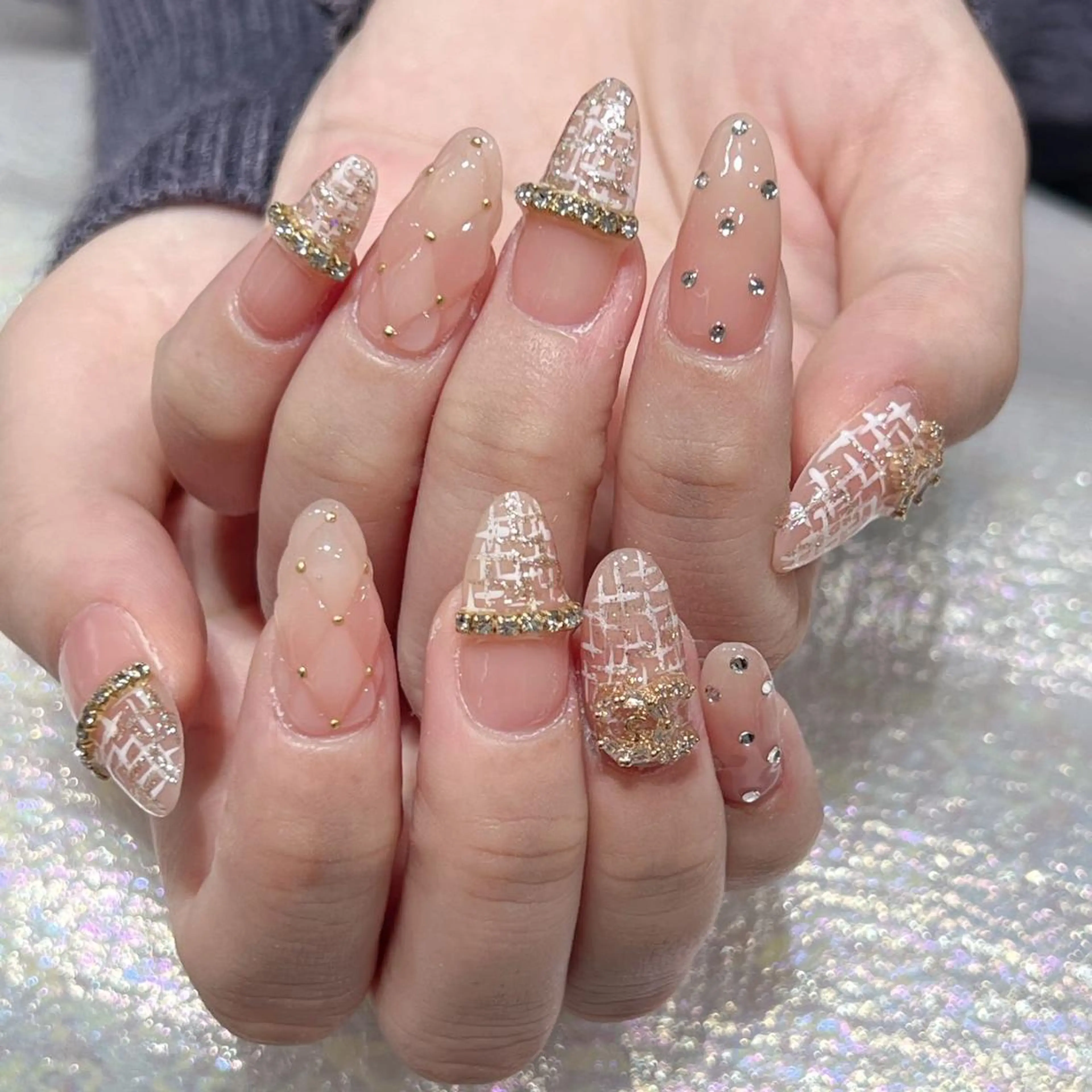 ネイル アートネイル 長さ出し スカルプネイル Queens テイのネイルデザイン
