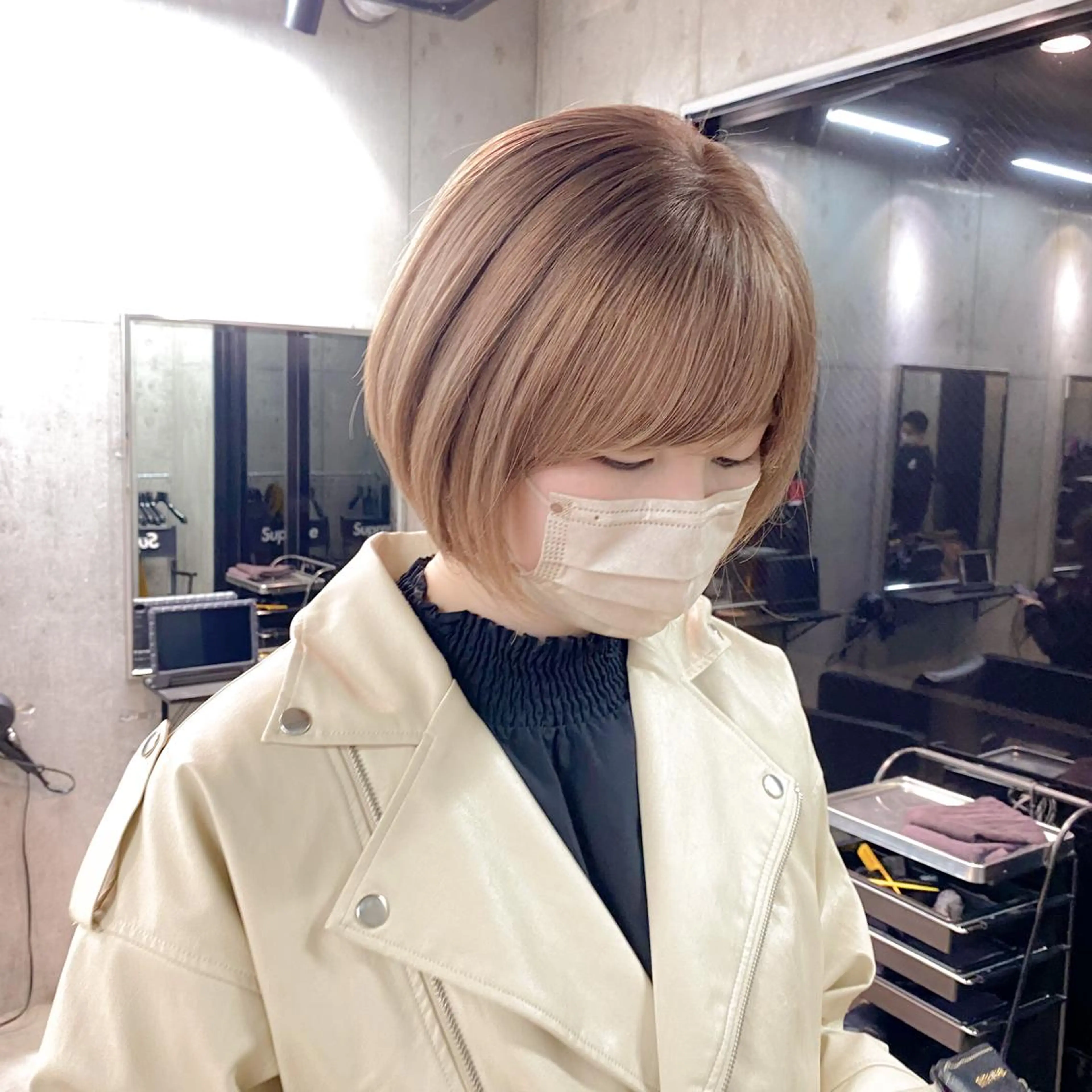 ショート カラー 艶髪ブリーチ 永井竜也のヘアスタイル