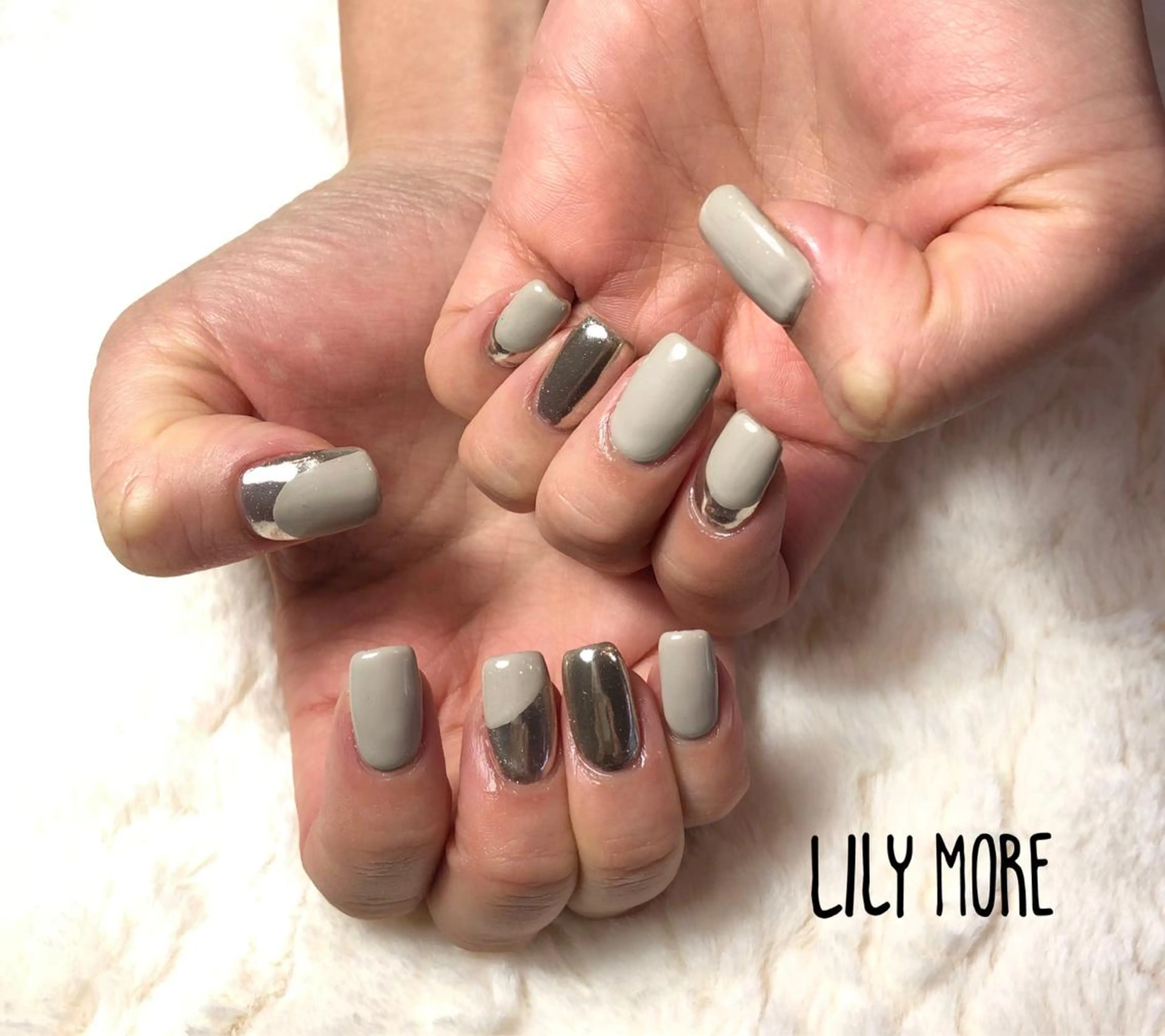ネイル ミラーネイル Lily closetのネイルデザイン