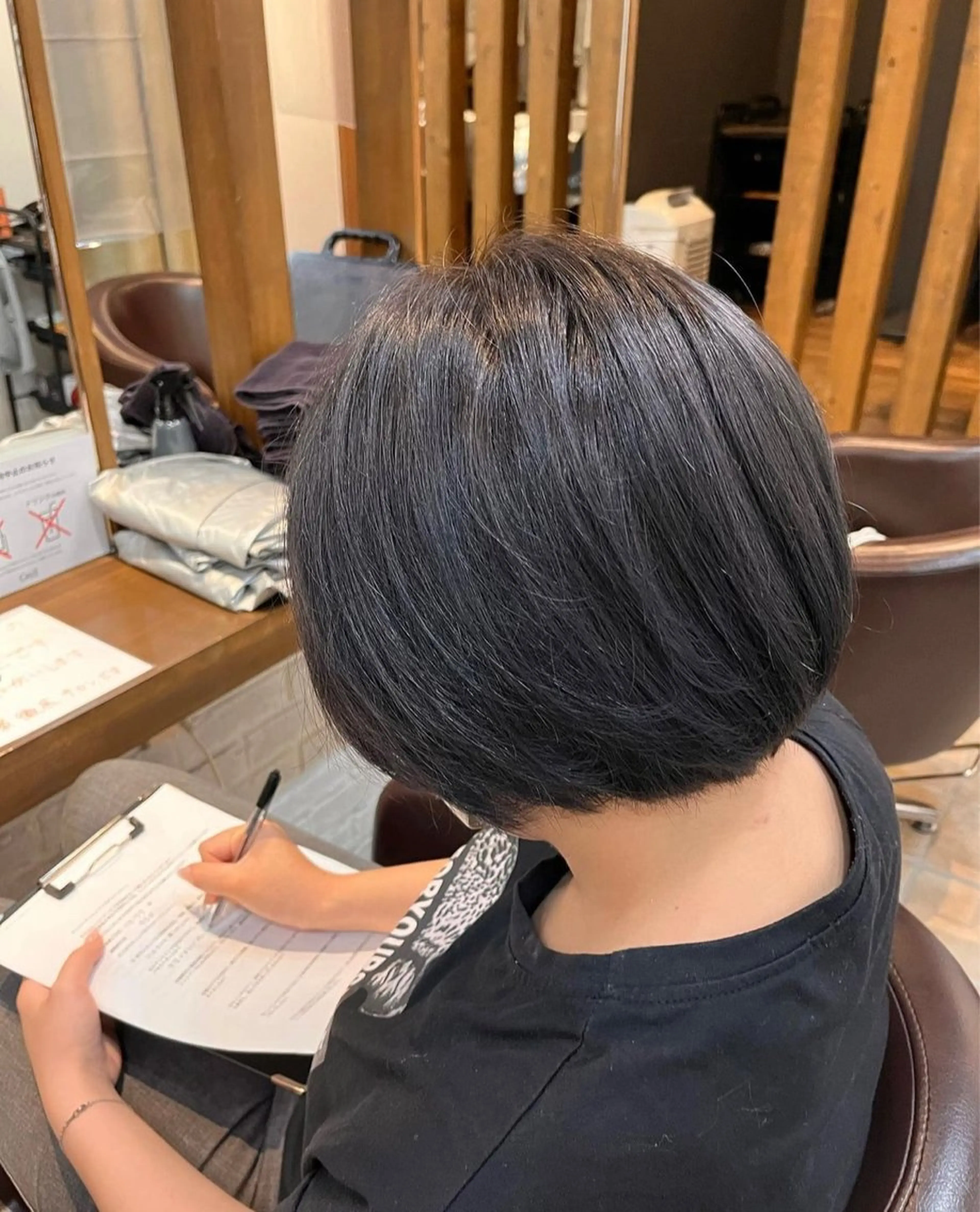 ショート カラー アッシュ ブリーチ エドルカラー Cecil hair JR尼崎店所属・JR尼崎店 村田 優真のヘアスタイル