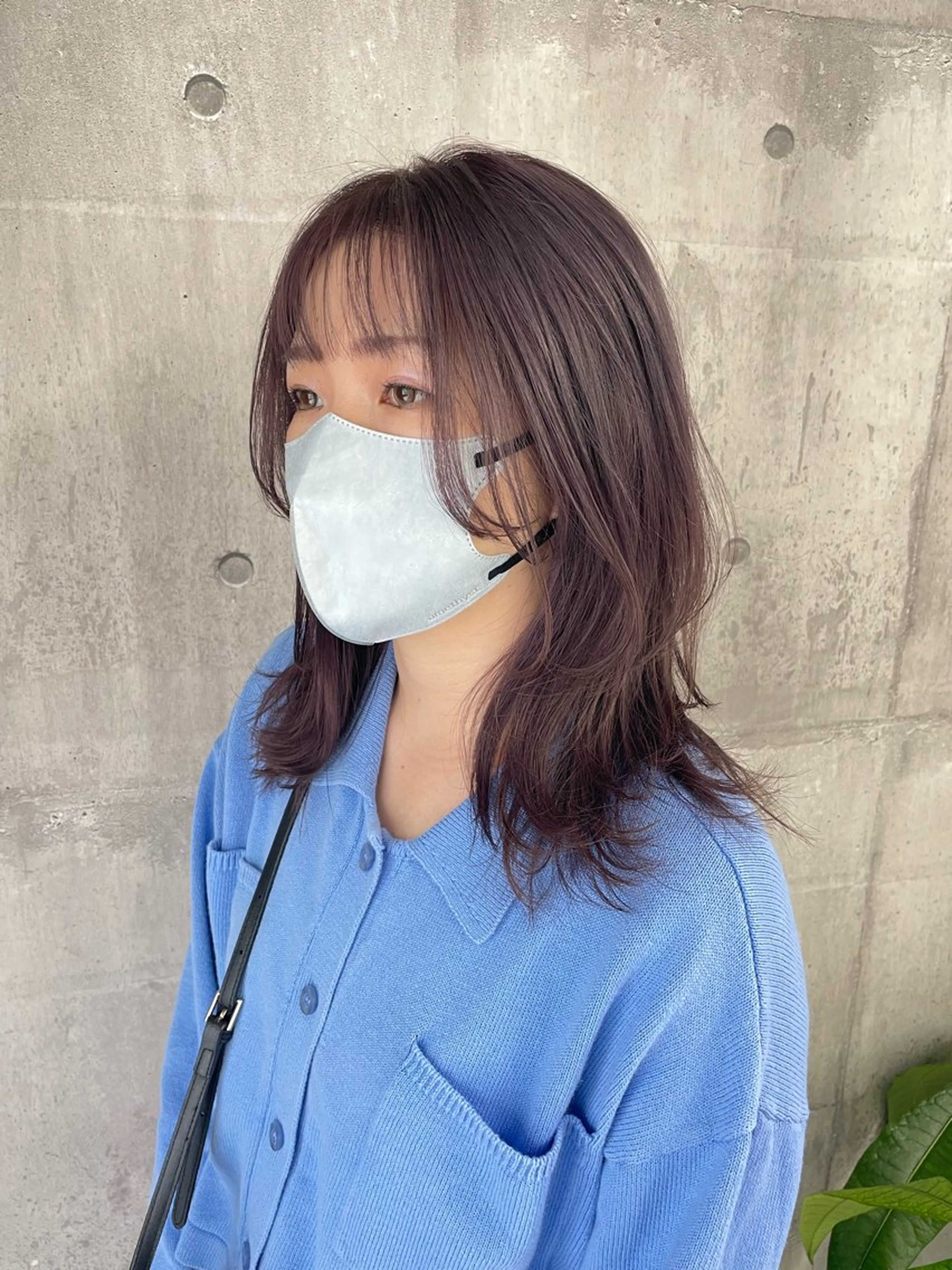 ミディアム カラー ブリーチ ラベンダーカラー レイヤーカット カット ヘアカラー 錦 茉李のヘアスタイル