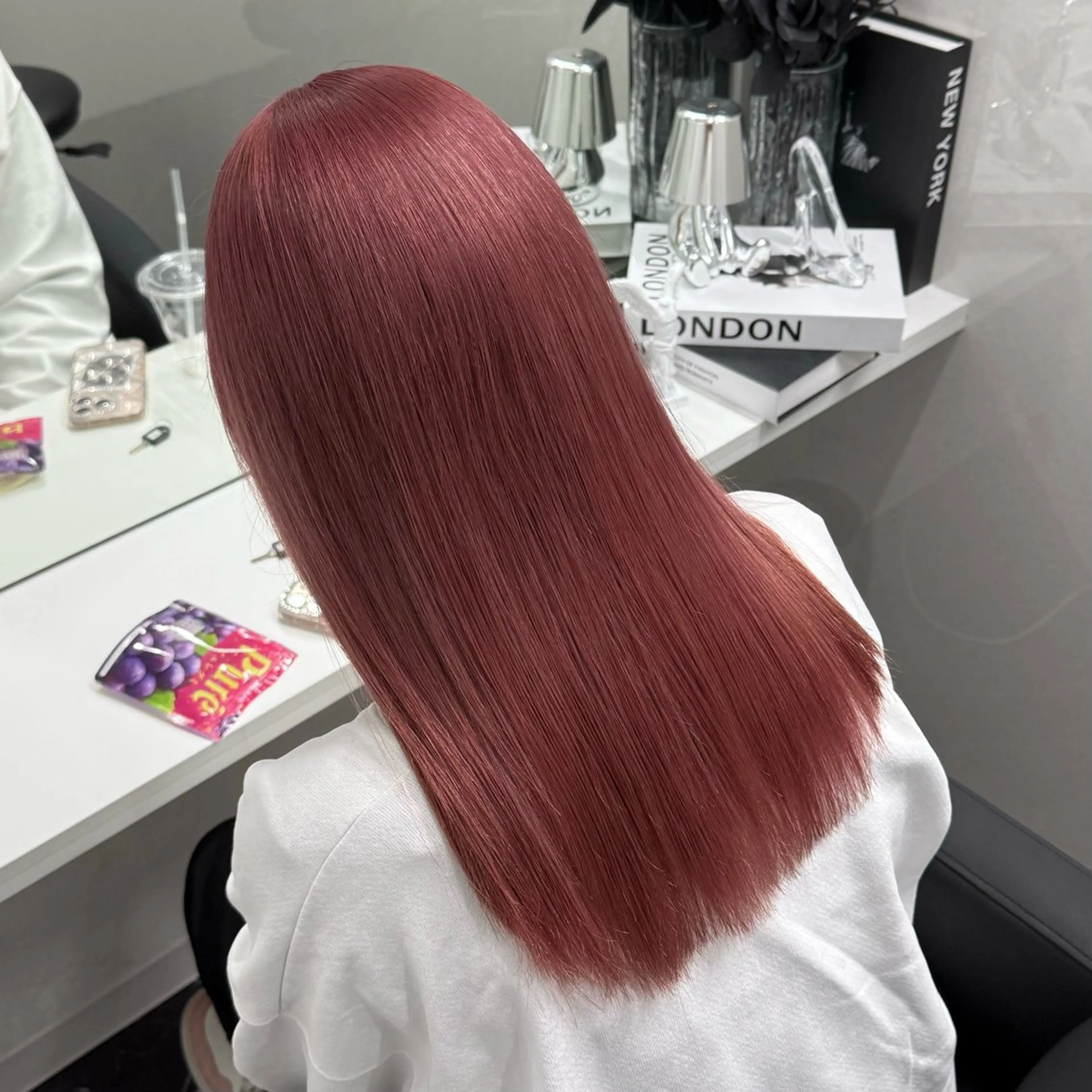セミロング カラー ベージュカラー ブリーチ ブラウンカラー デザインカラー ハイトーンカラー ヘアカラー トリートメント Shido/ 髪質改善/上質艶髪のヘアスタイル