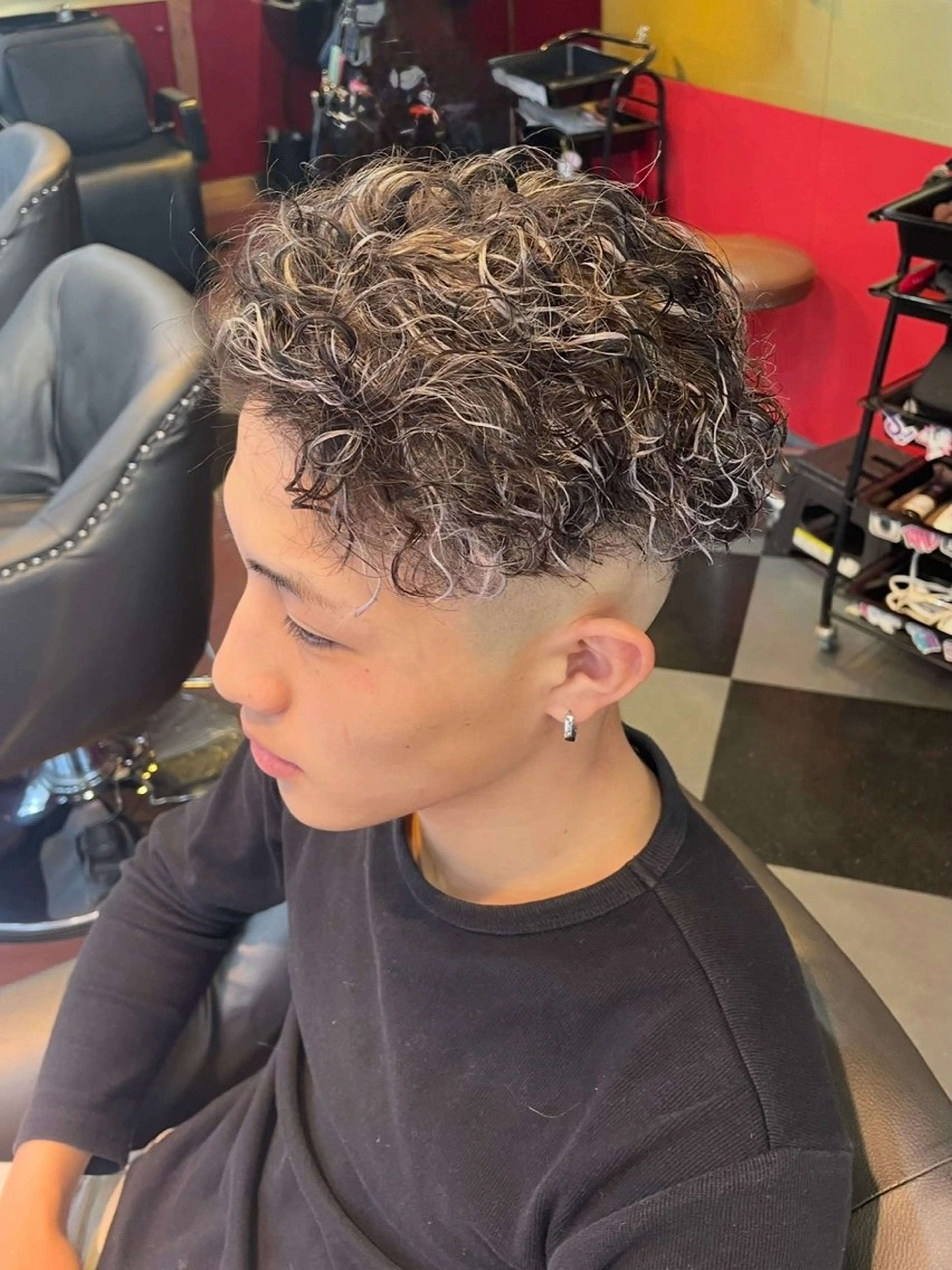 カラー パーマ メンズ メンズハイライト メンズパーマ ハイライトカラー カット ヘアカラー パーマ 👑派手髪/カット 👑ANRYのヘアスタイル