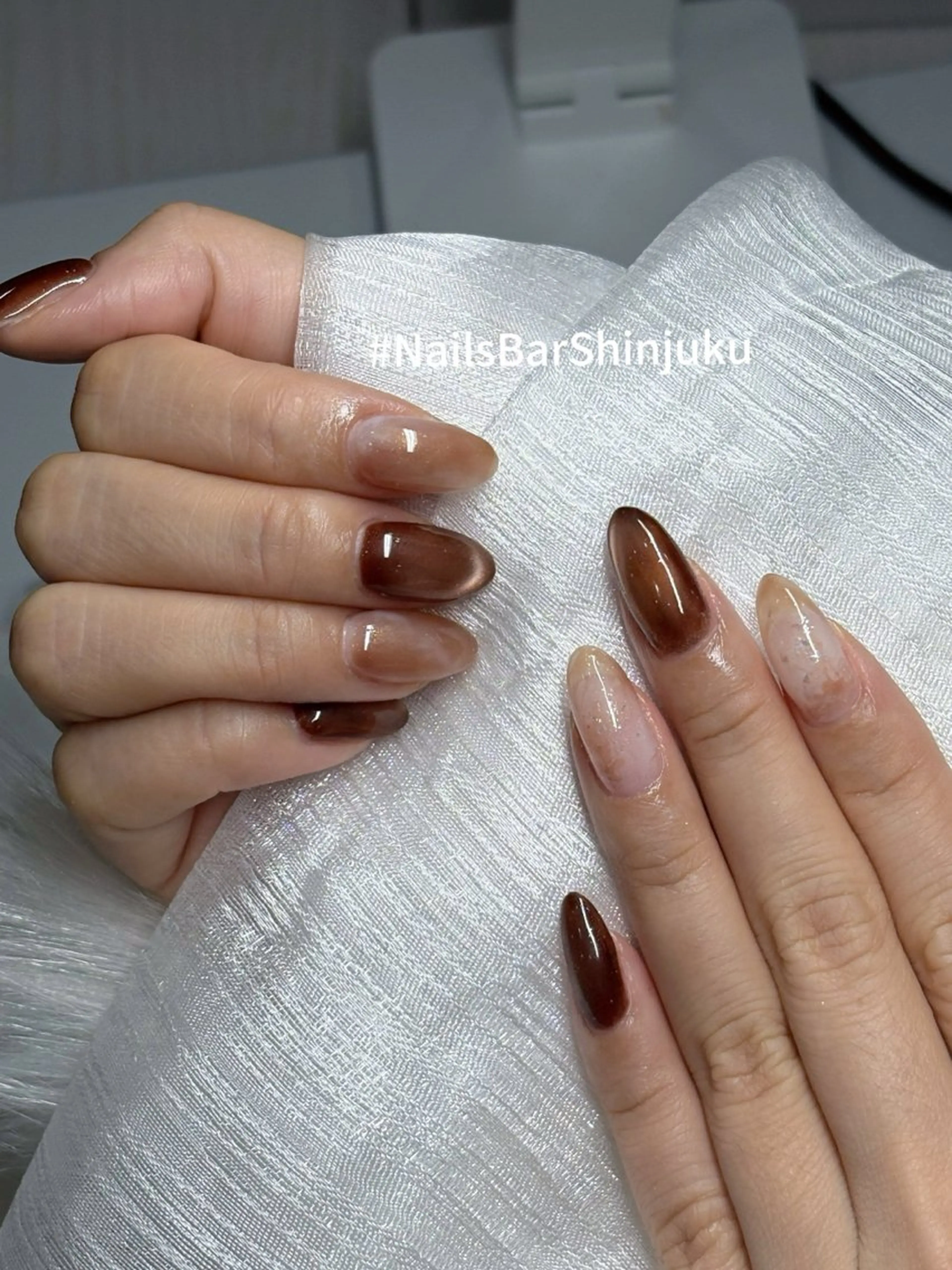 ネイル ボルドー ブラウン チークネイル ドット フットネイル ハンドネイル NAILS BAR SHINJUKUのネイルデザイン