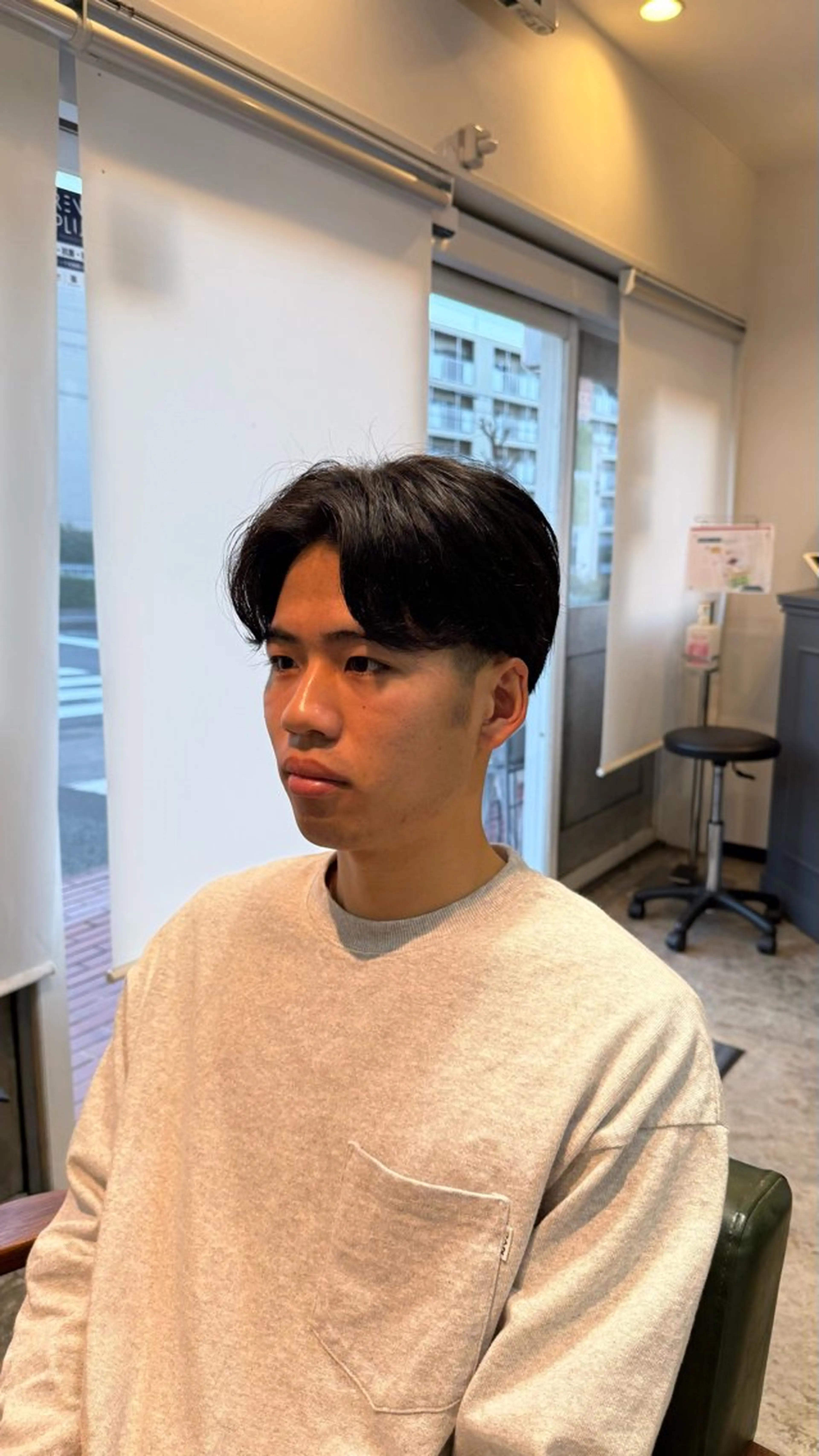 ショート メンズ センターパート ツーブロック 刈り上げ くせ毛 SOLEIL 白井 ／メンズ専門のヘアスタイル