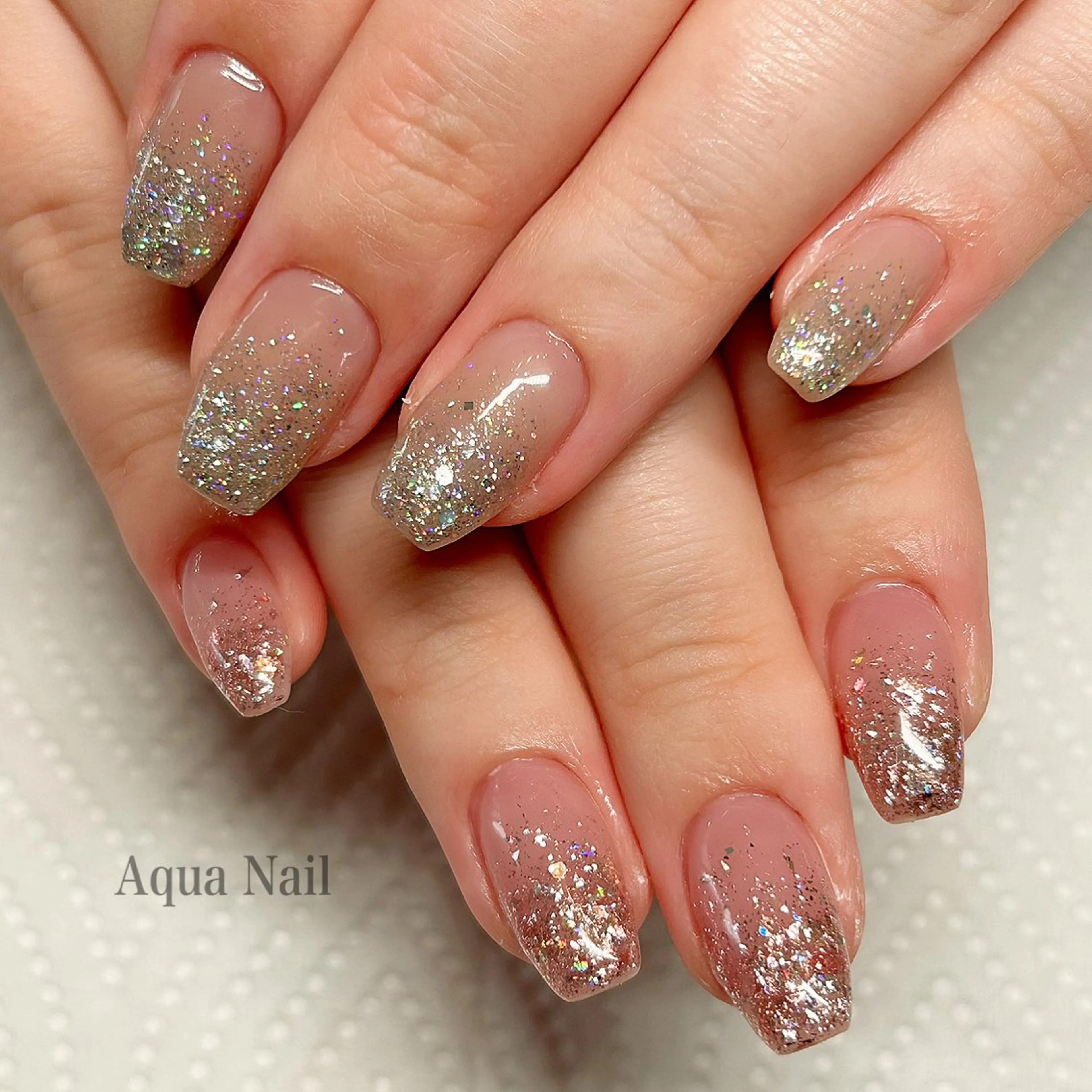 ネイル キラキラネイル ラメ(グリッター) ラメグラデーション ハンドネイル フットネイル AQUA NAIL所属・AQUA NAILのネイルデザイン