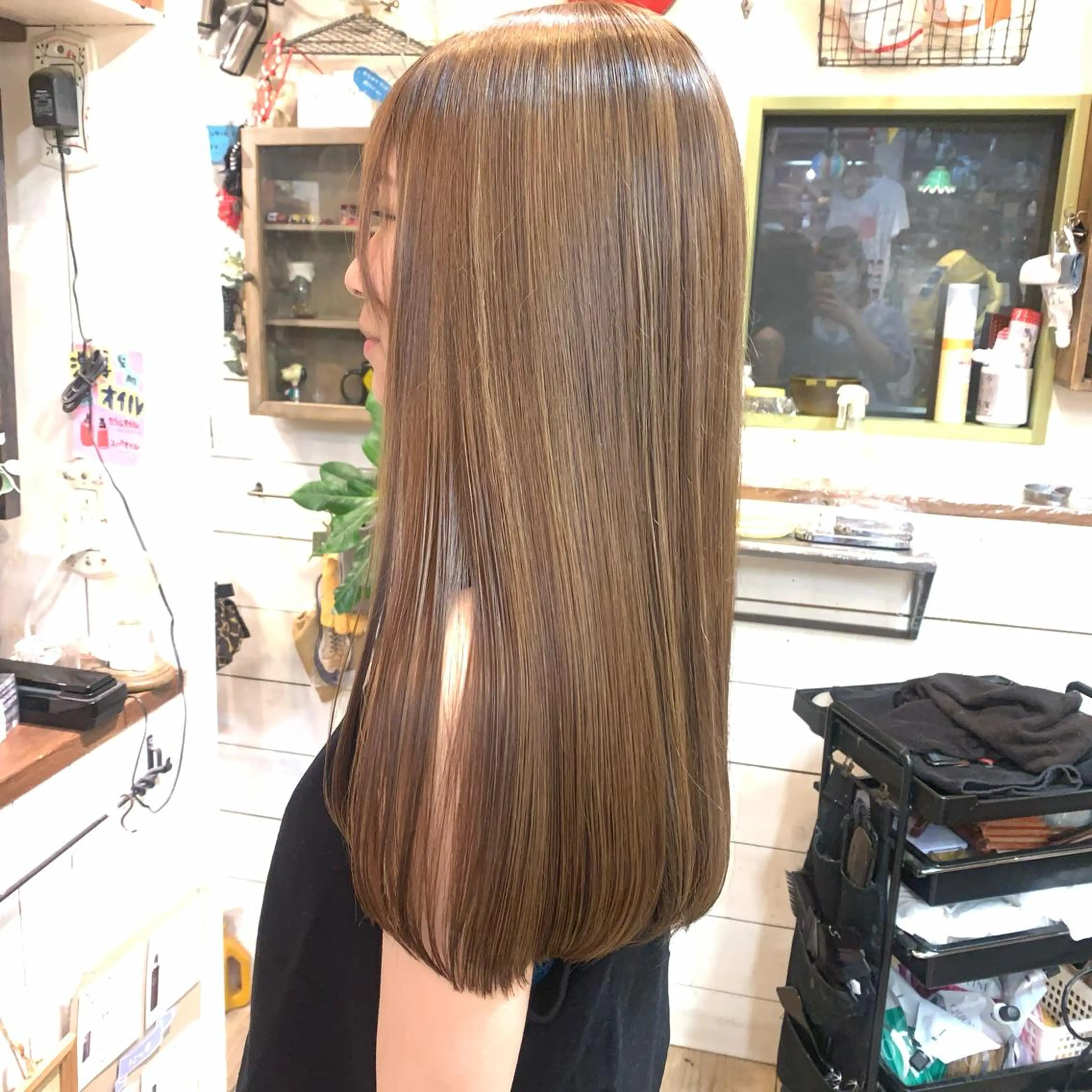 ロング アッシュ ハイライト “ととのう”ヘッドス パ🌿本多麻亜優のヘアスタイル