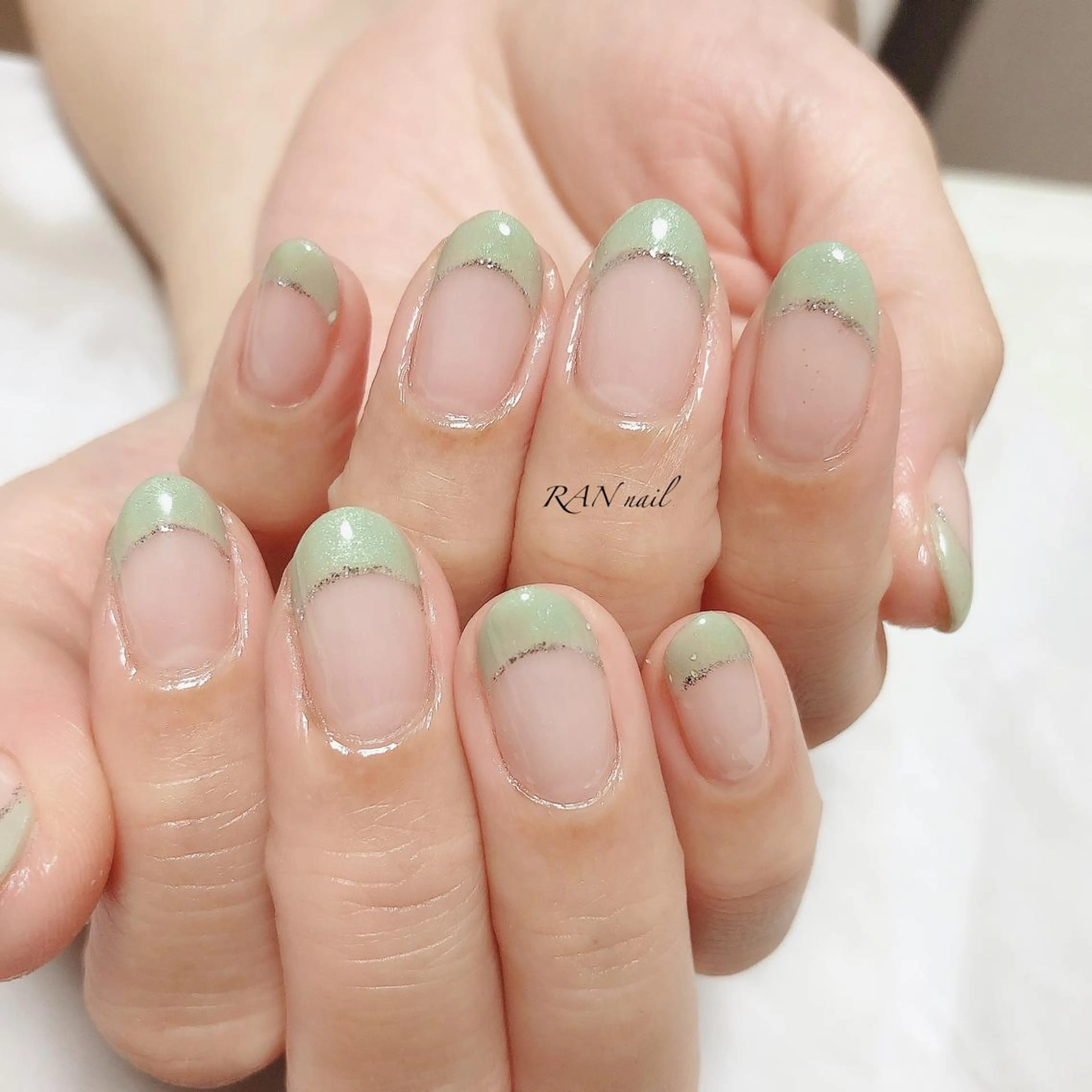 ネイル フレンチネイル ジェルネイル グリーン ワンカラーネイル パラジェル ハンドネイル フットネイル RAN nail 〜ランネイル〜所属・RAN nailのネイルデザイン