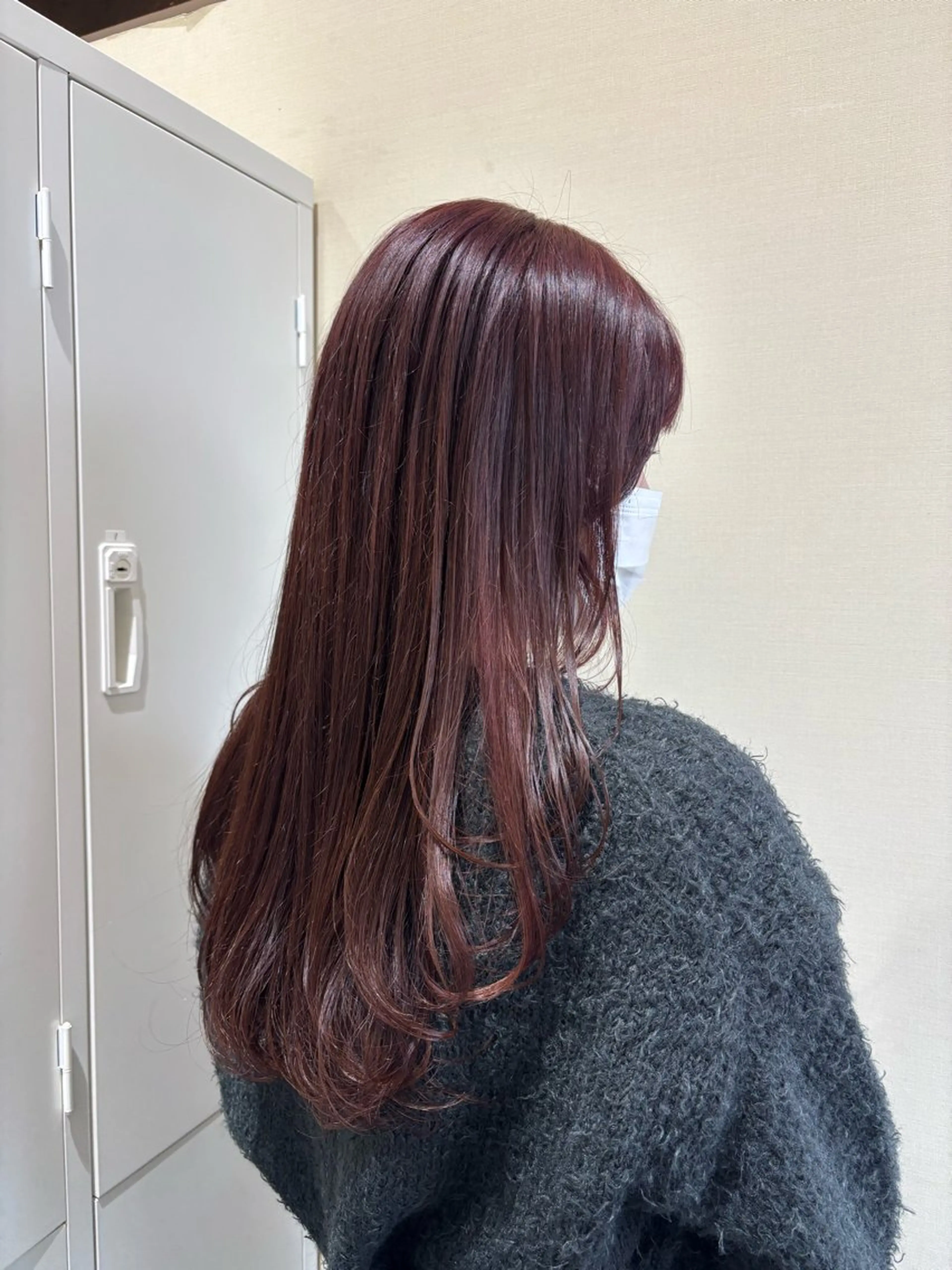 ロング カラー レッドカラー 衣畑 綾香のヘアスタイル