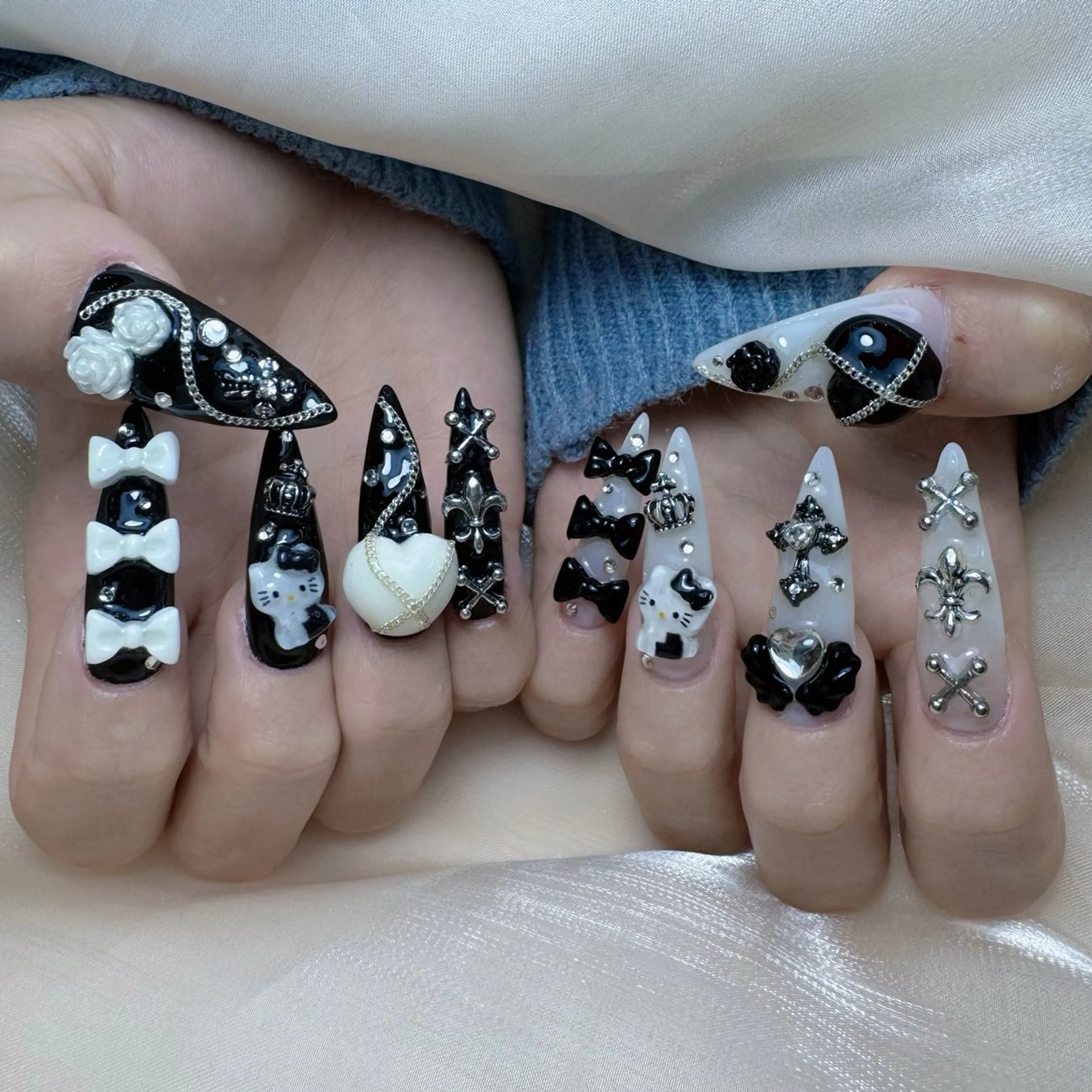 ネイル オーロラネイル フレンチネイル ハート 韓国ネイル マグネットネイル ハンドネイル Melody Nail所属・Melody  3D/スカルプ専門店のネイルデザイン