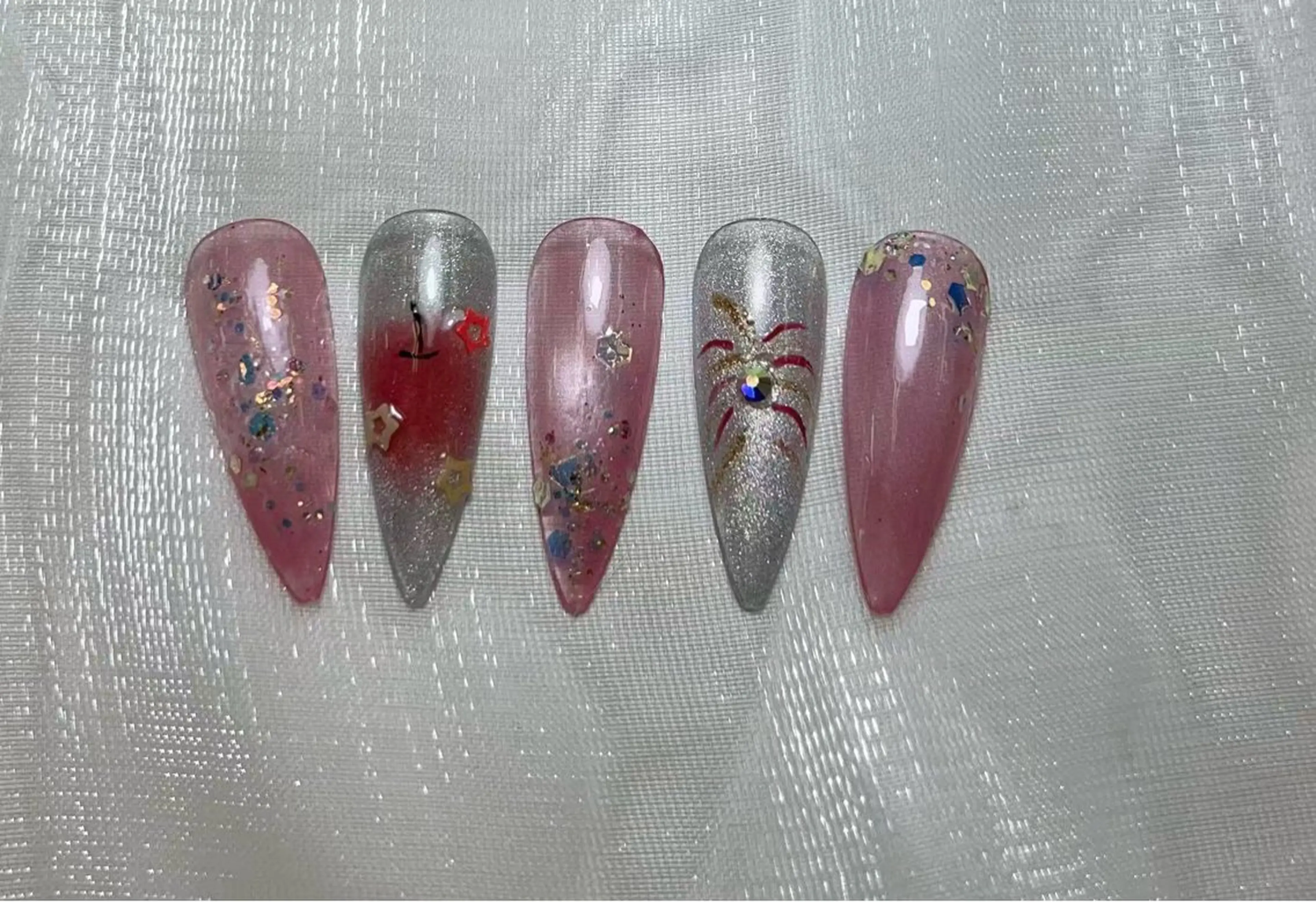 ネイル 冬ネイル クリスマス Pretty J nail salon（長さ出し専門店）所属・Pretty J （長さ出し専門店）のネイルデザイン