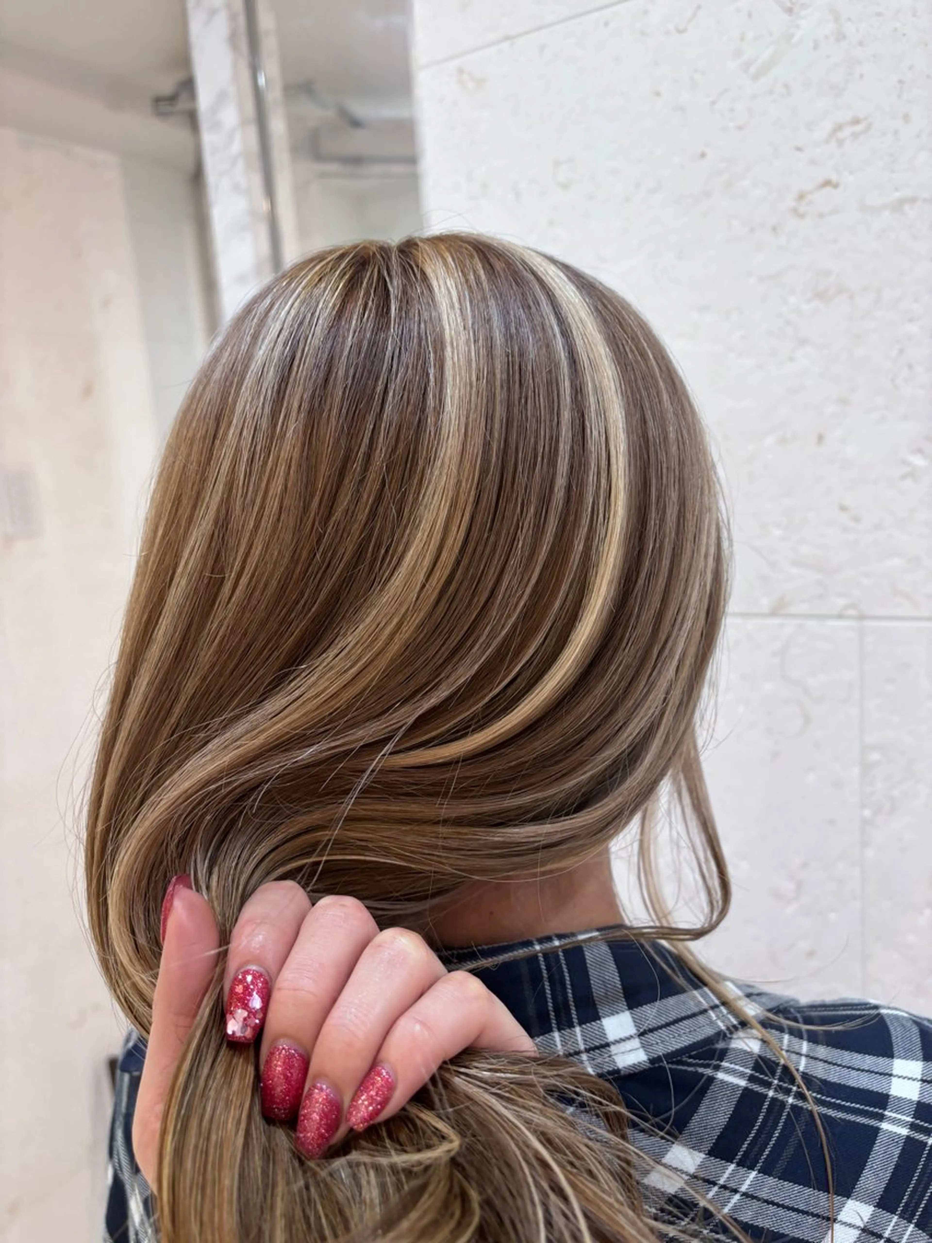 カラー ブリーチ ハイライトカラー ヘアカラー 🫧Shanti🫧 ばんだいのヘアスタイル