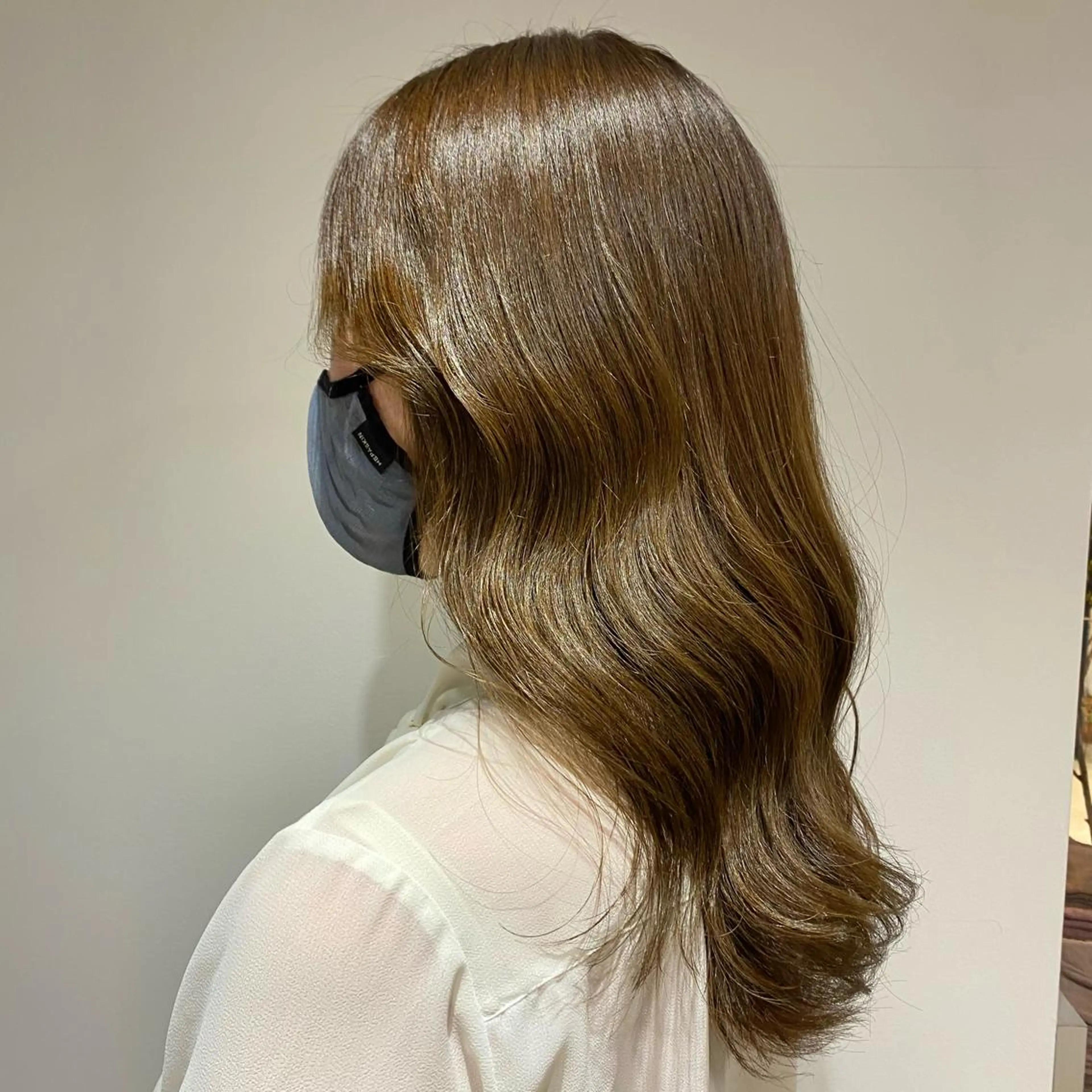 セミロング カラー ベージュカラー ブリーチ 透明感カラー ブリーチなしカラー 増子 祐太朗のヘアスタイル