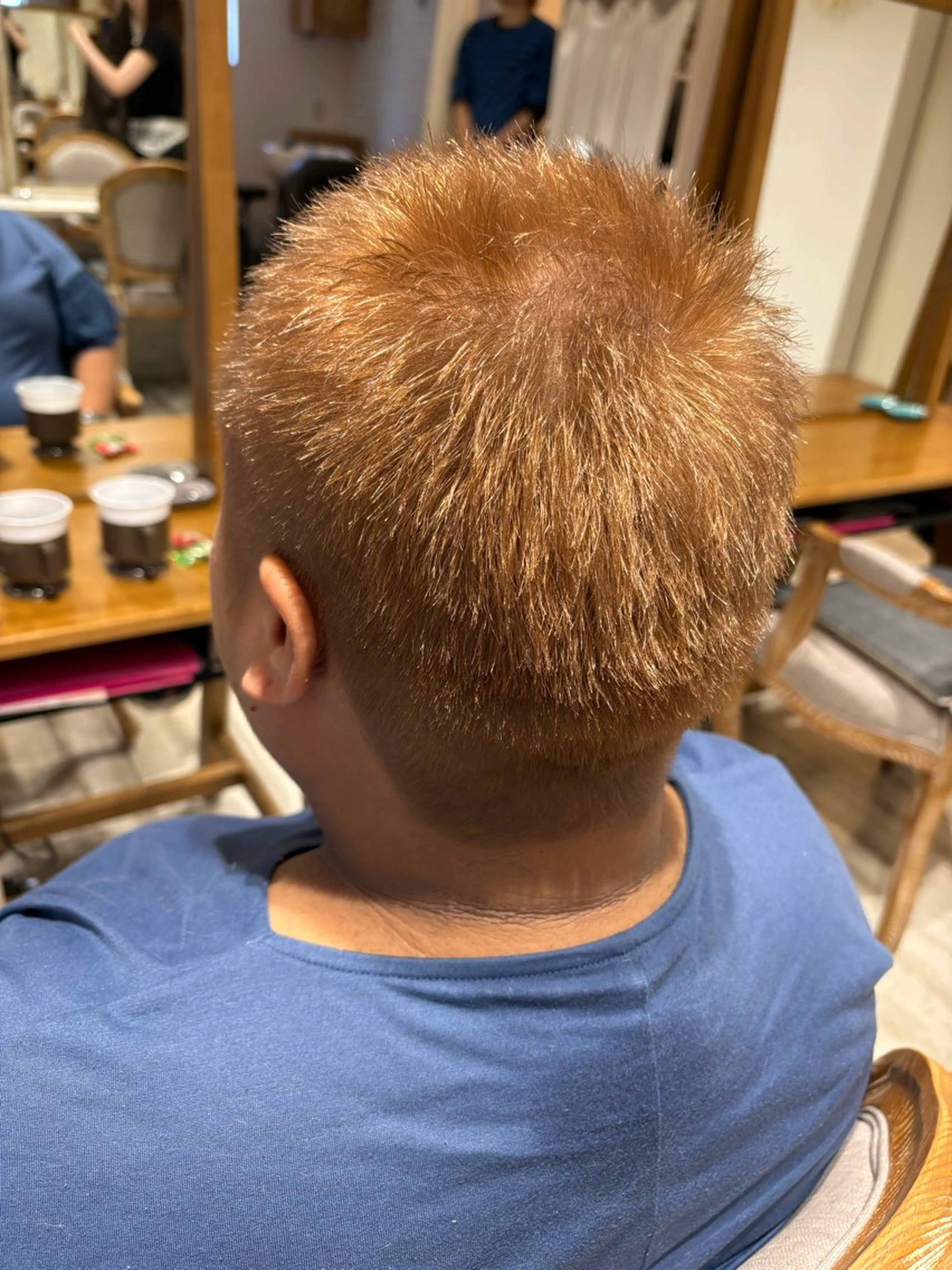 ショート カラー ベージュカラー カット ヘアカラー abilita HIRARIのヘアスタイル