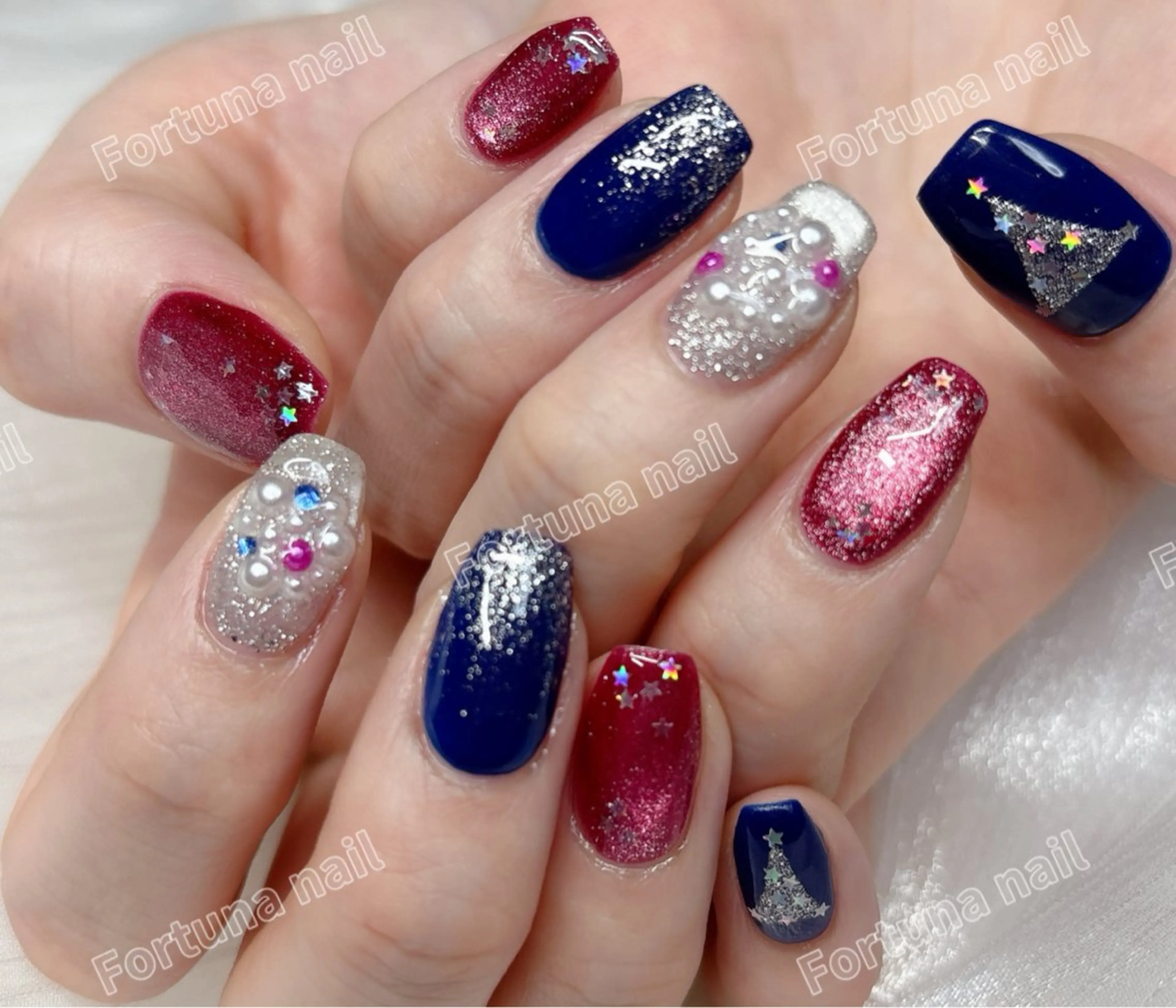 ネイル 冬ネイル クリスマス ハンドネイル Nail •Head スパFortunaのネイルデザイン