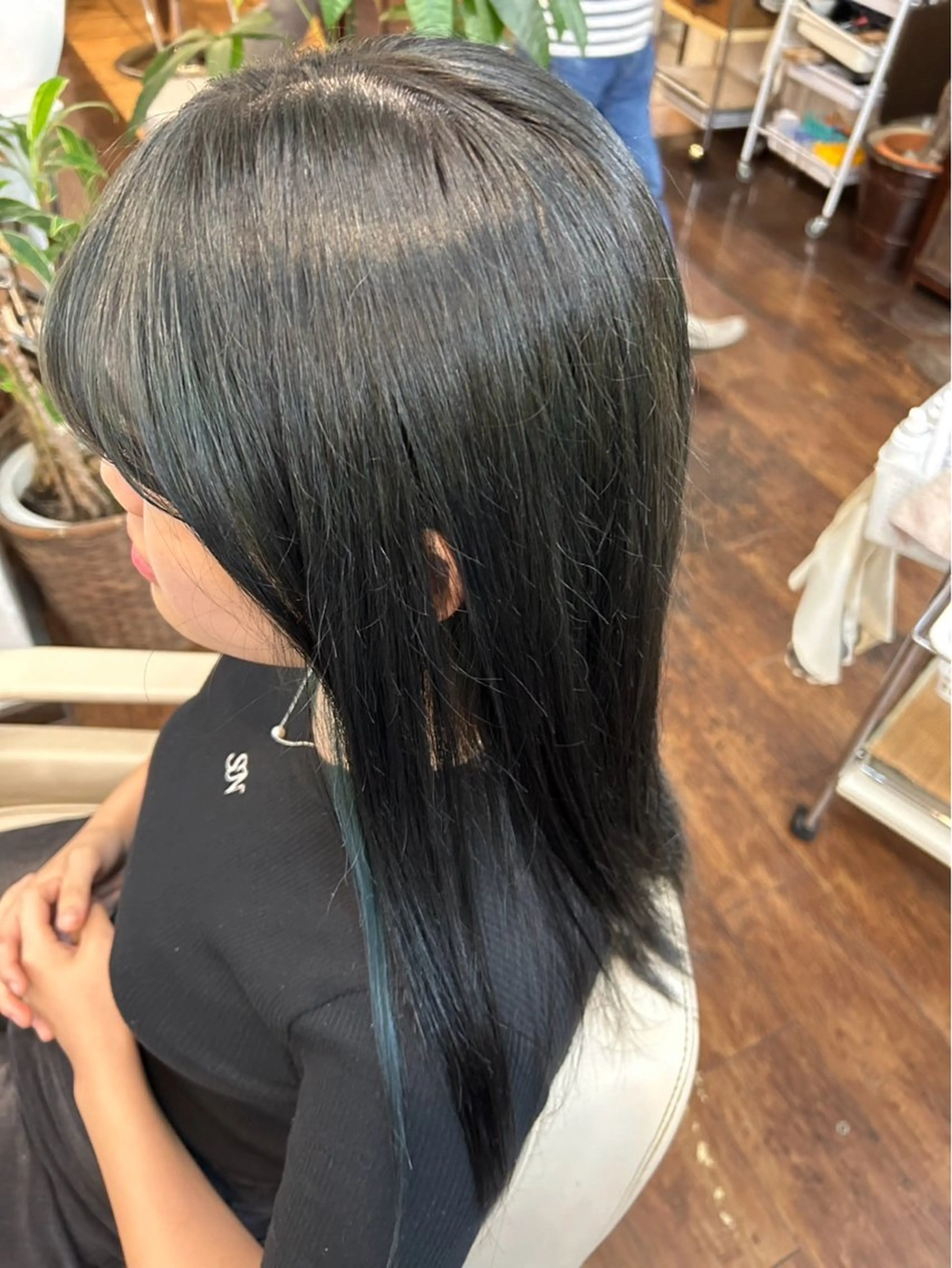 ロング カラー イヤリングカラー ヘアカラー 🌿吉池 朱莉🌿のヘアスタイル