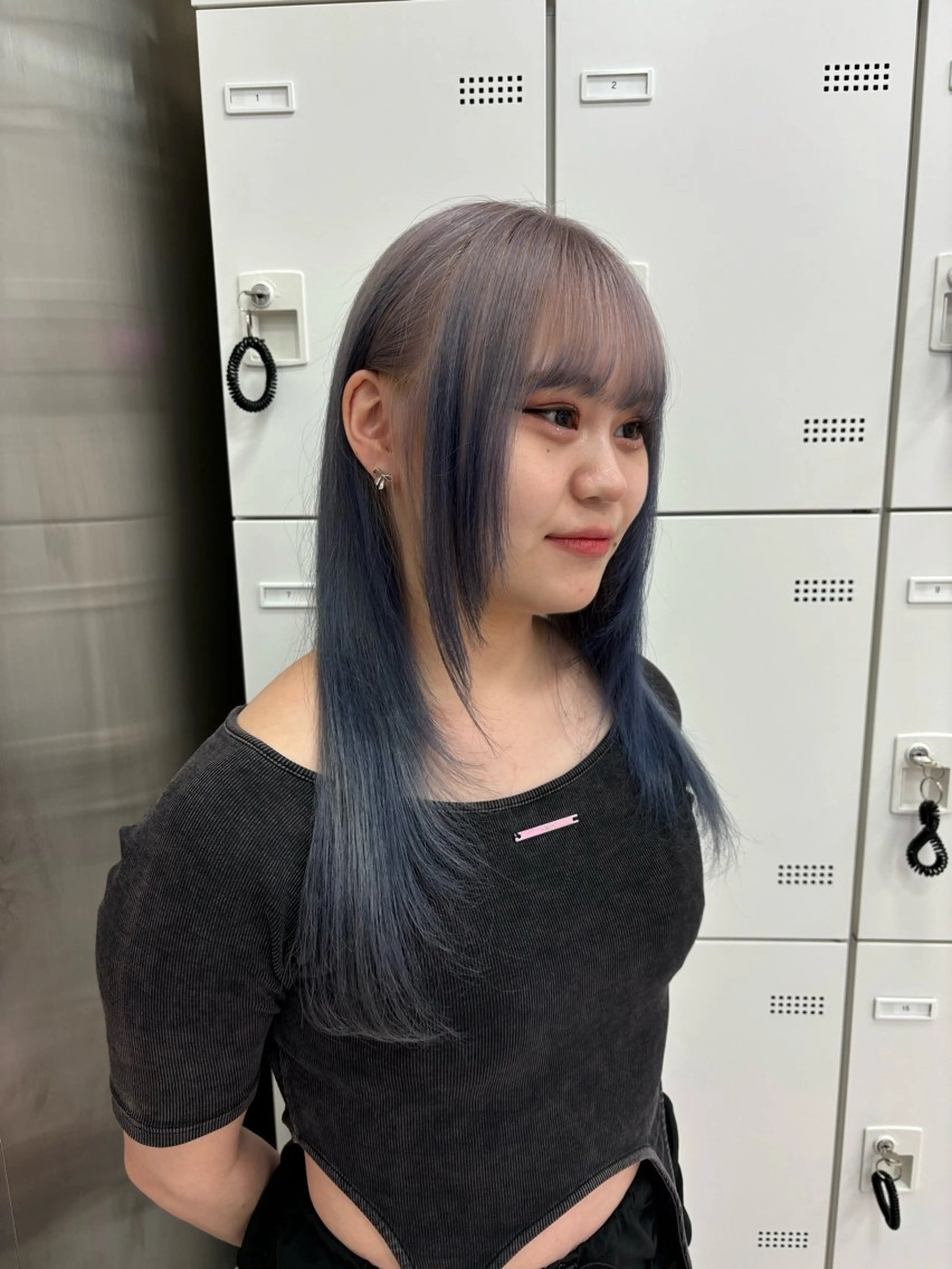 ロング カラー ヘアカラー トリートメント ヘッドスパ ヘアセット 韓国レイヤー ハッシュカットのヘアスタイル