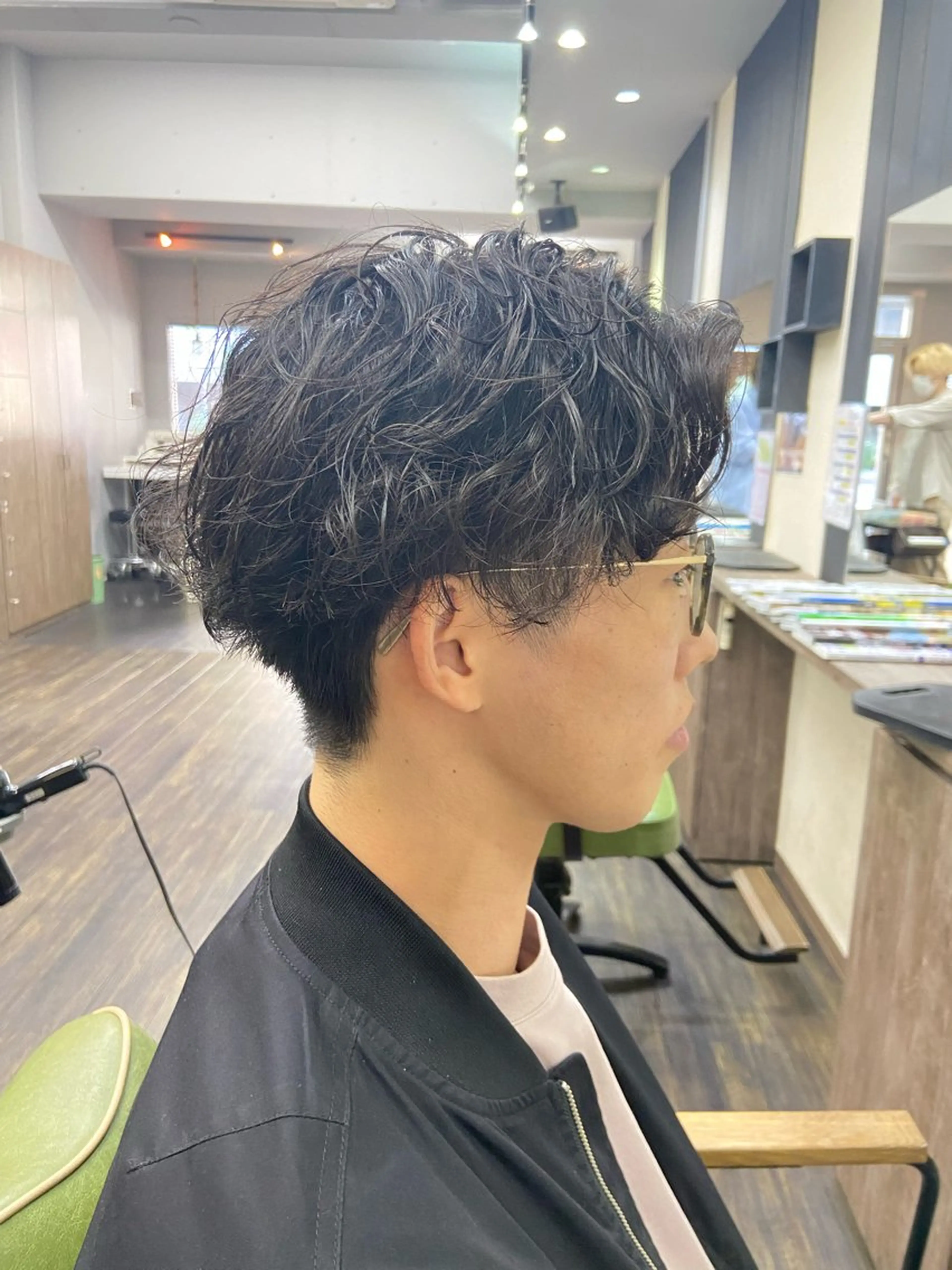 ミディアム ミディアムパーマ カット パーマ メンズ レオ所属・仁和山 晃のヘアスタイル