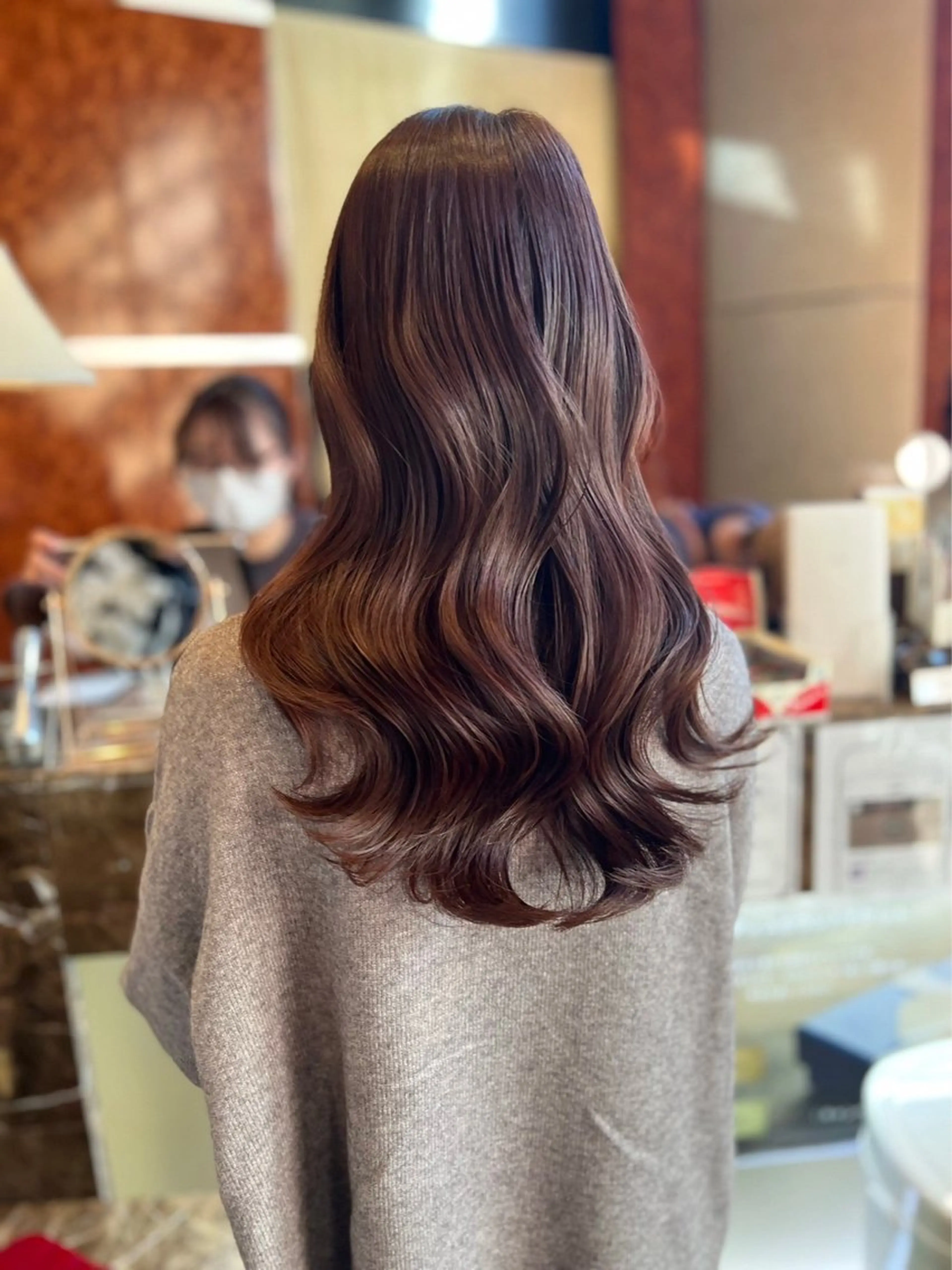 ロング カラー 透明感カラー 髪質改善 ヘアカラー トリートメント olino/西田辺 エフェクトブリーチのヘアスタイル