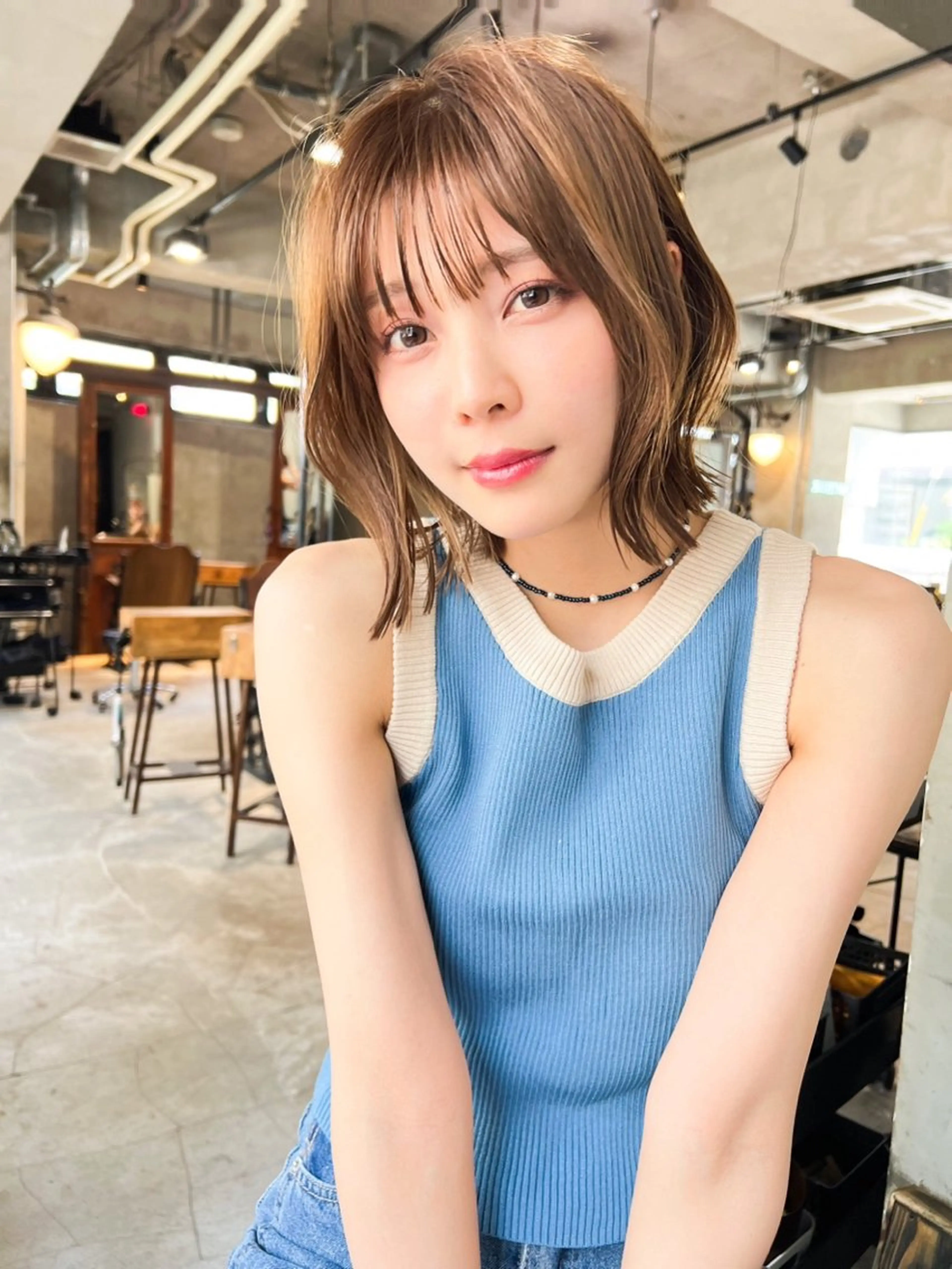 ミディアム カラー ヘアアレンジ ベージュカラー くびれヘア ヘアカラー トリートメント 山崎 澪のヘアスタイル