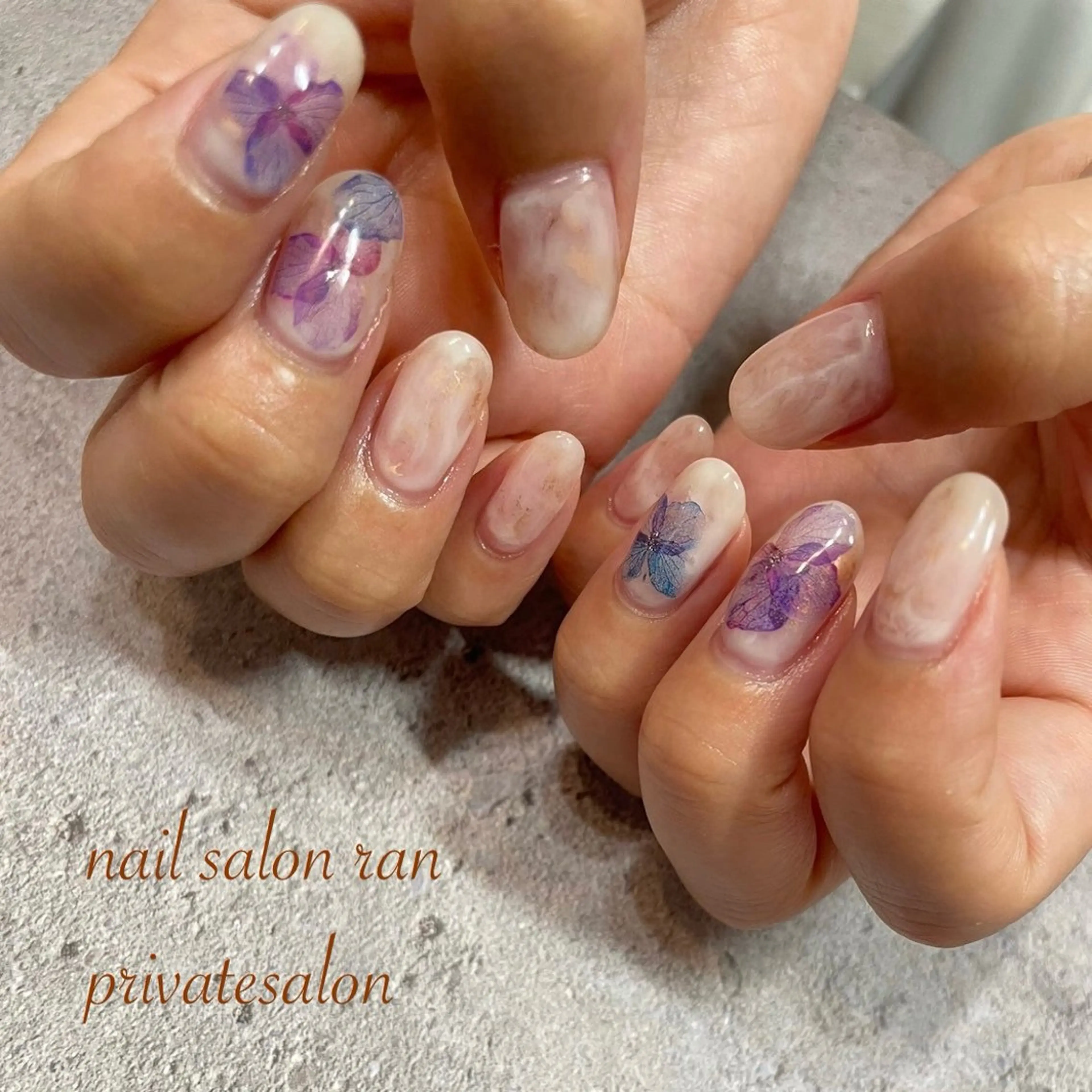 ネイル ホワイト ハンドネイル ハンドケア nailsalon ranのネイルデザイン
