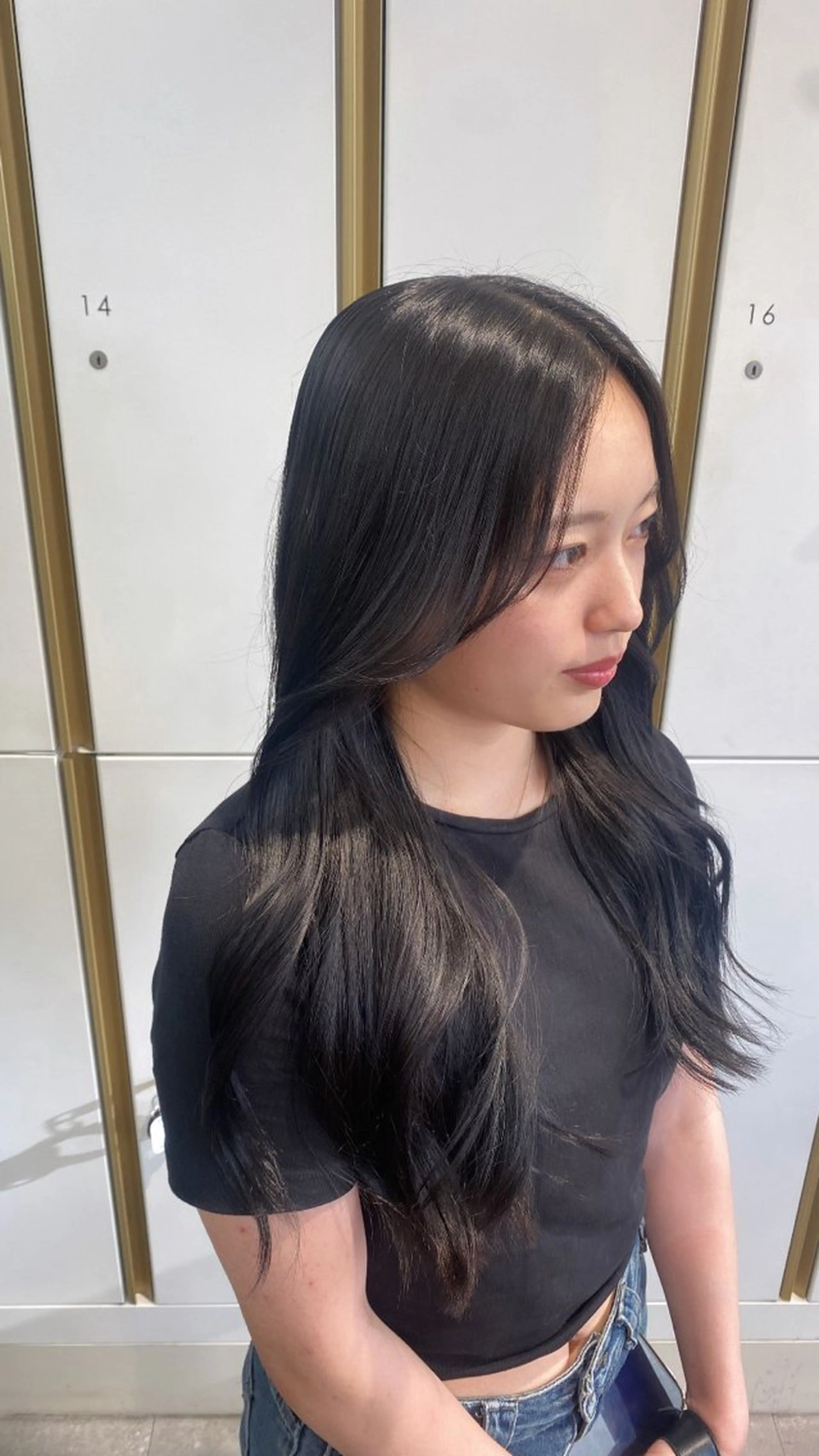 セミロング カラー 透明感カラー ヘアカラー ブリーチ🫧艶カラー レイヤー韓国ヘアのヘアスタイル