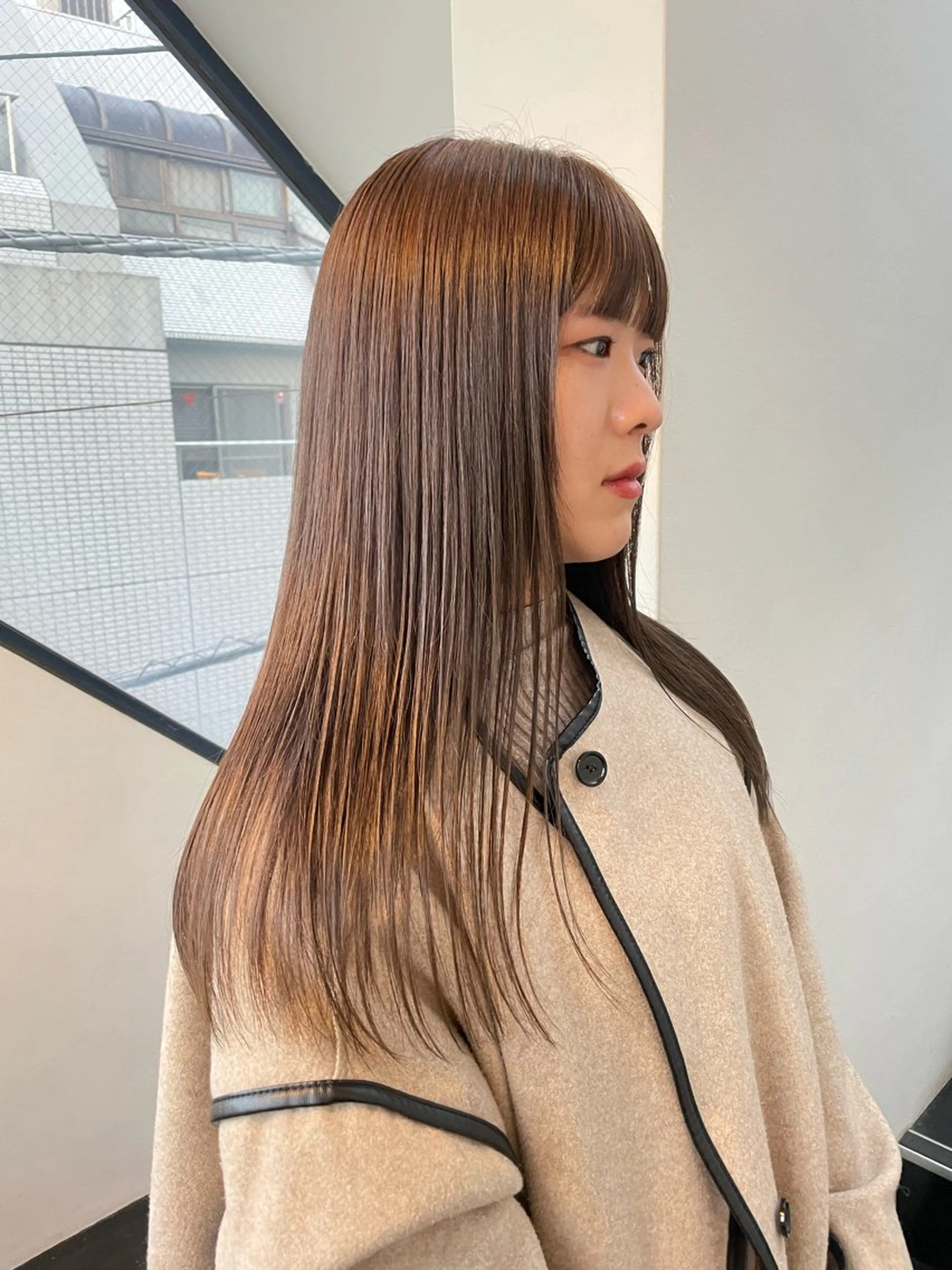 ロング カラー 透明感カラー カット ヘアカラー ファッションに 溶け込むstyleのヘアスタイル