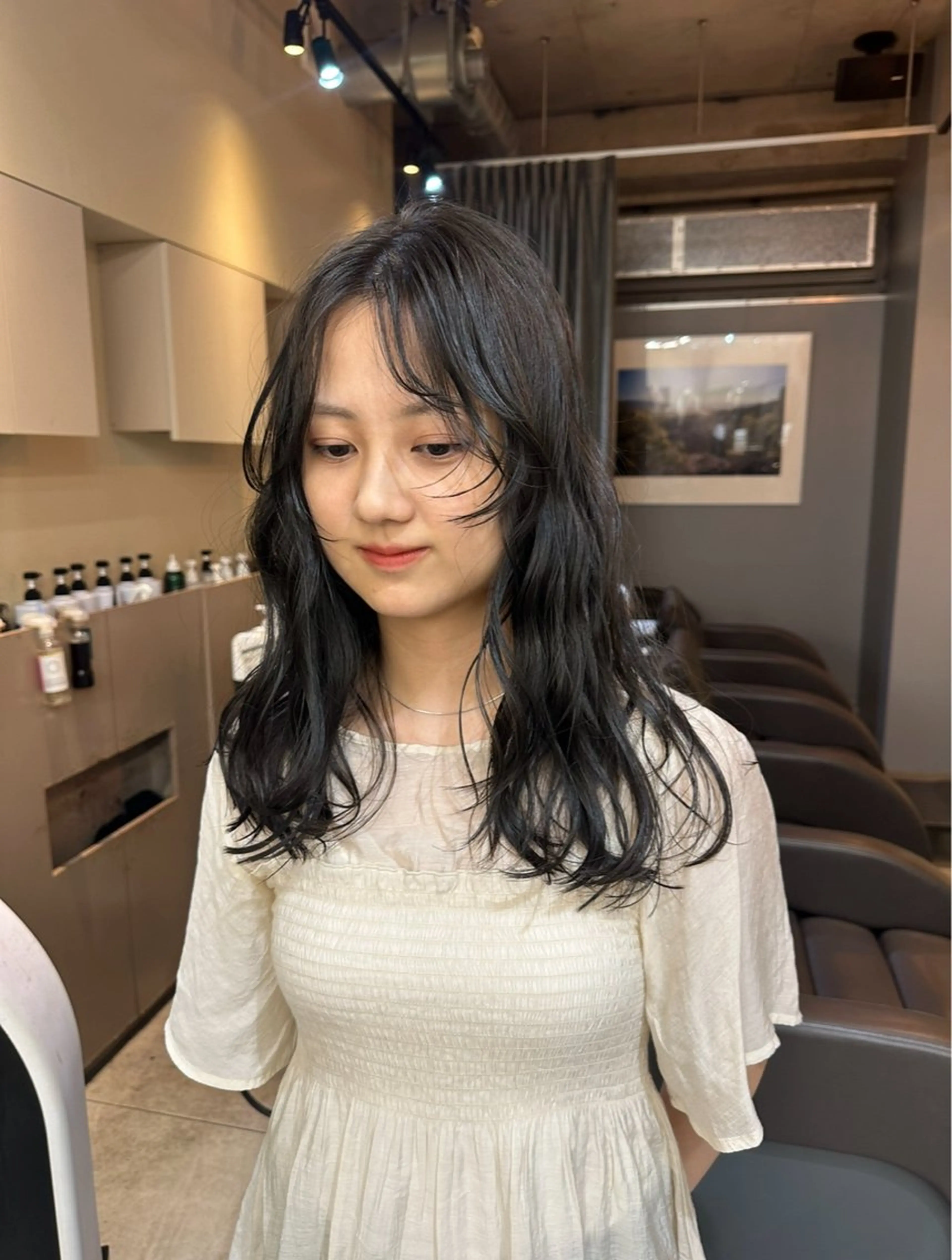 セミロング カラー ベージュカラー オリーブベージュ ヘアカラー さとう あやかのヘアスタイル