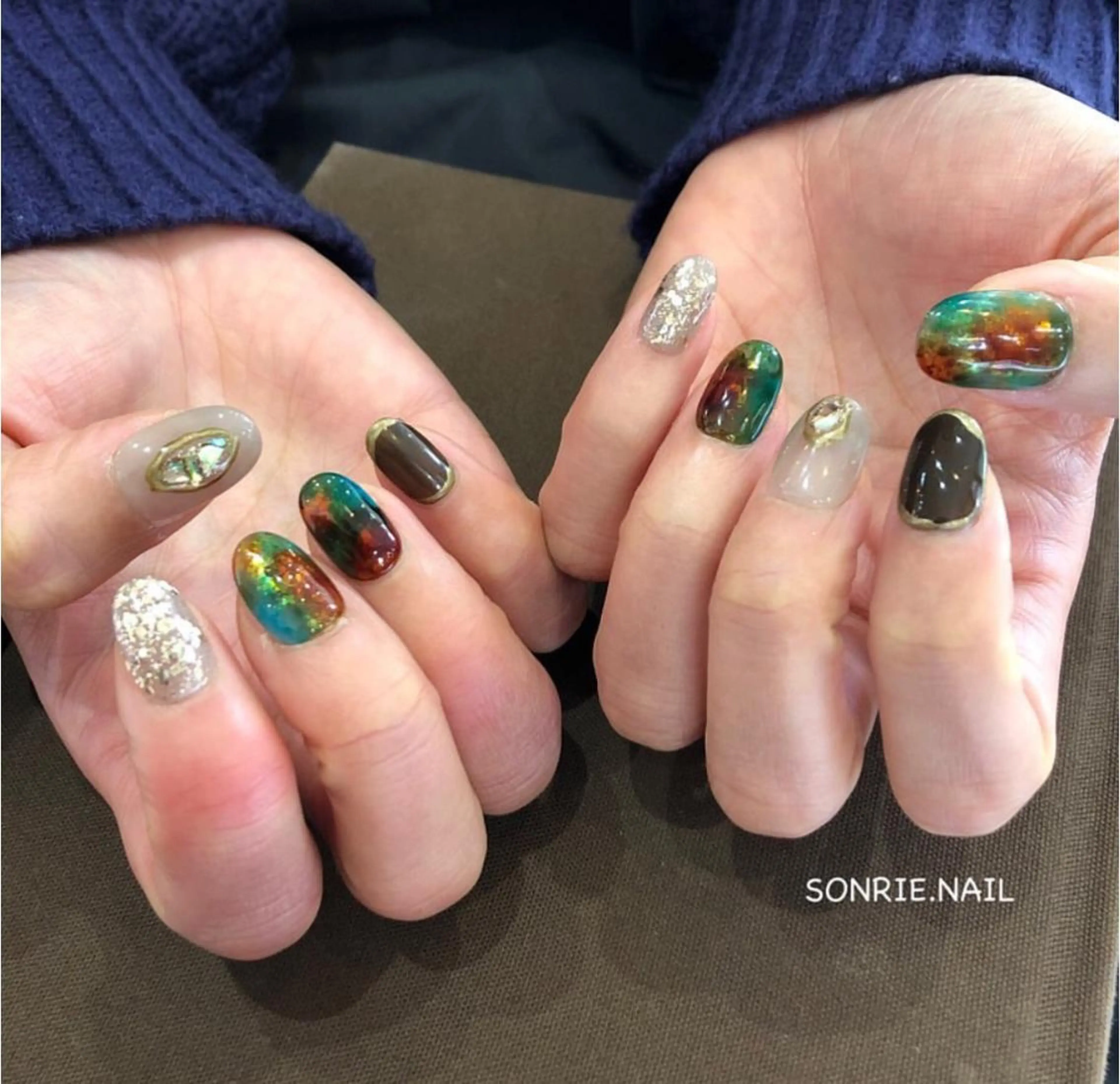 カラー ネイル 卒業式のヘアスタイル 卒業式 ネイルチップ 美容室 ソンリエのヘアスタイル