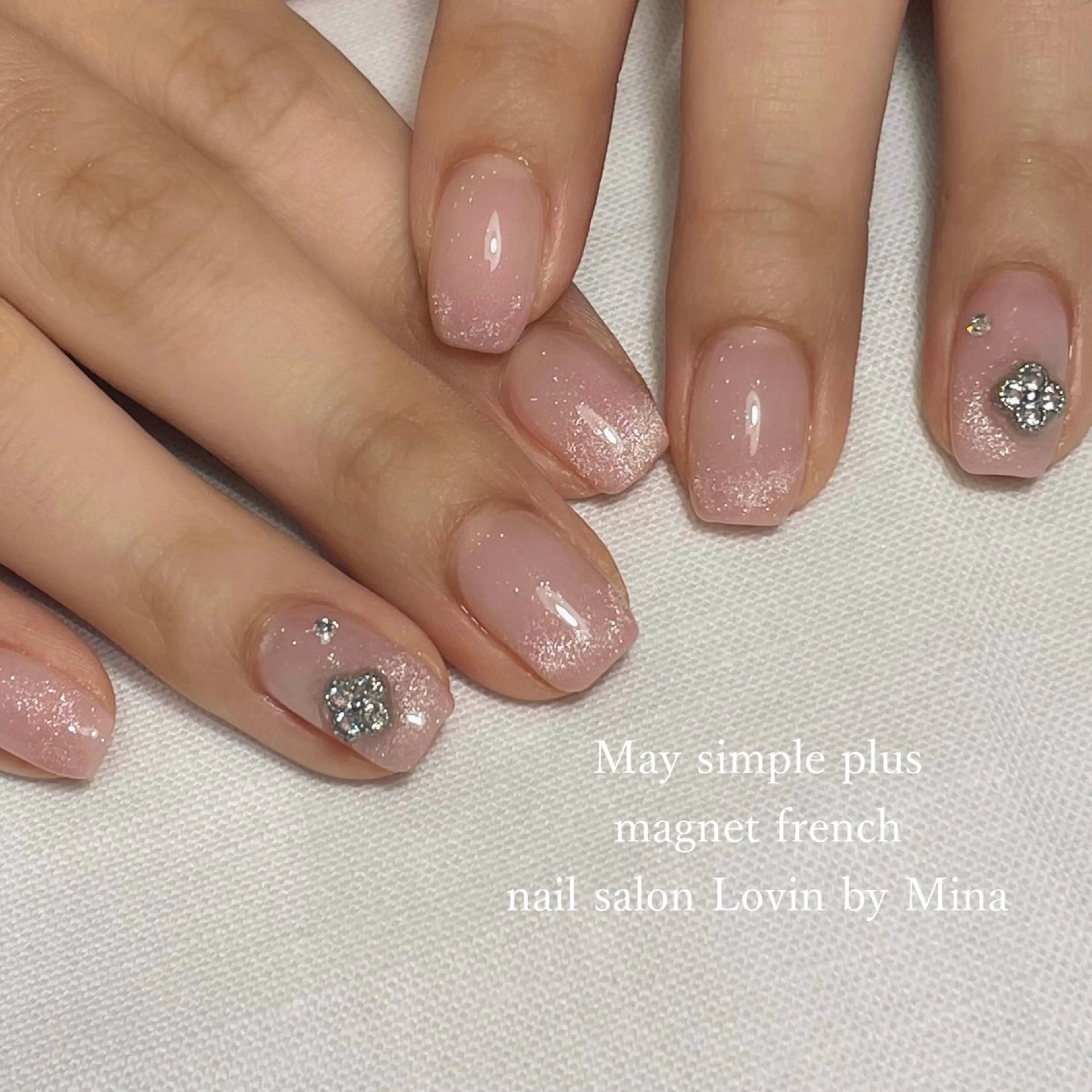 ネイル フレンチネイル ジェルネイル マグネットネイル マグネットフレンチ ニュアンスネイル パラジェルプレミアムサロン nail care &spa Lovin［ラヴィン］所属・Azegami Minaのネイルデザイン