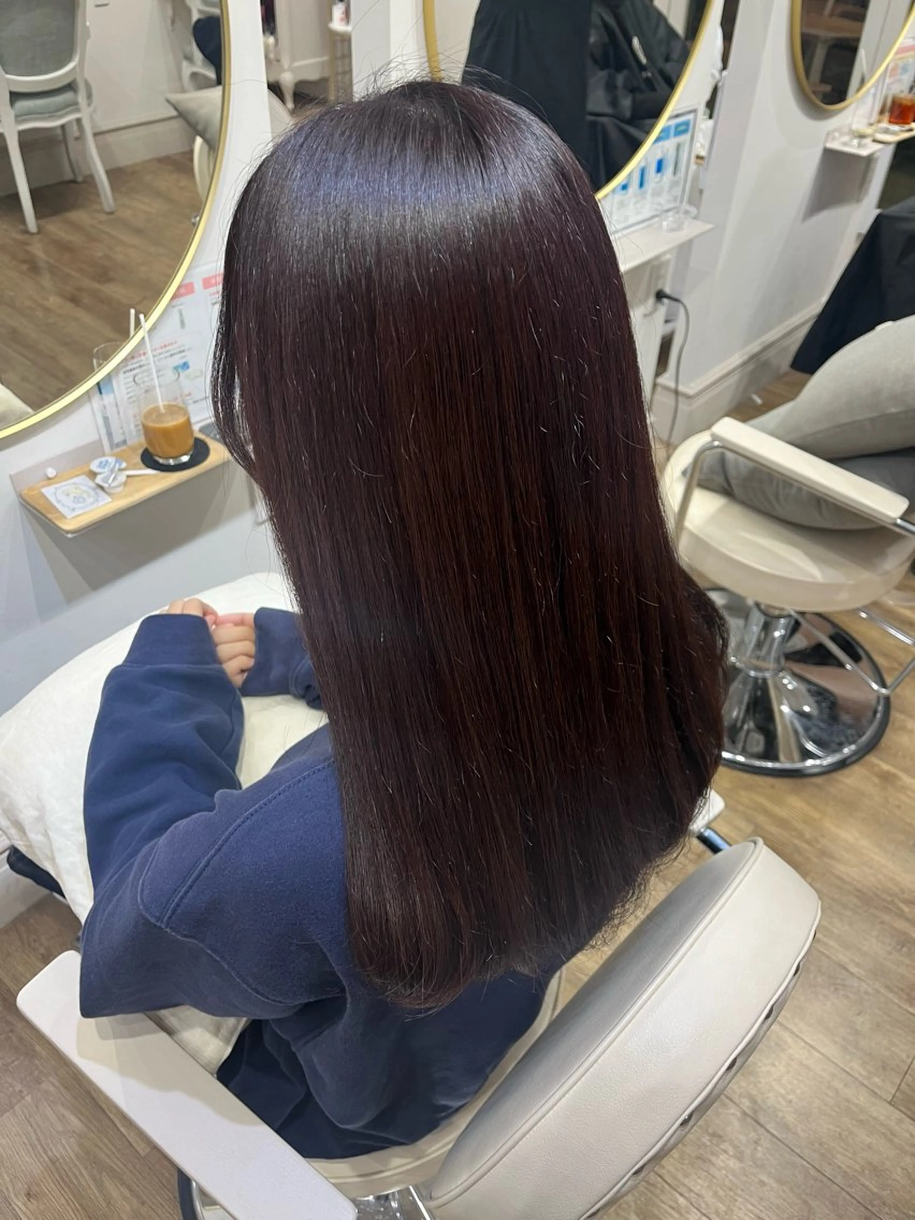 ロング カラー ベージュカラー ブリーチ ブラウンカラー ハイトーンカラー イルミナカラー カット ヘアカラー トリートメント Risa🐈‍⬛/ グレージュ/透明感のヘアスタイル