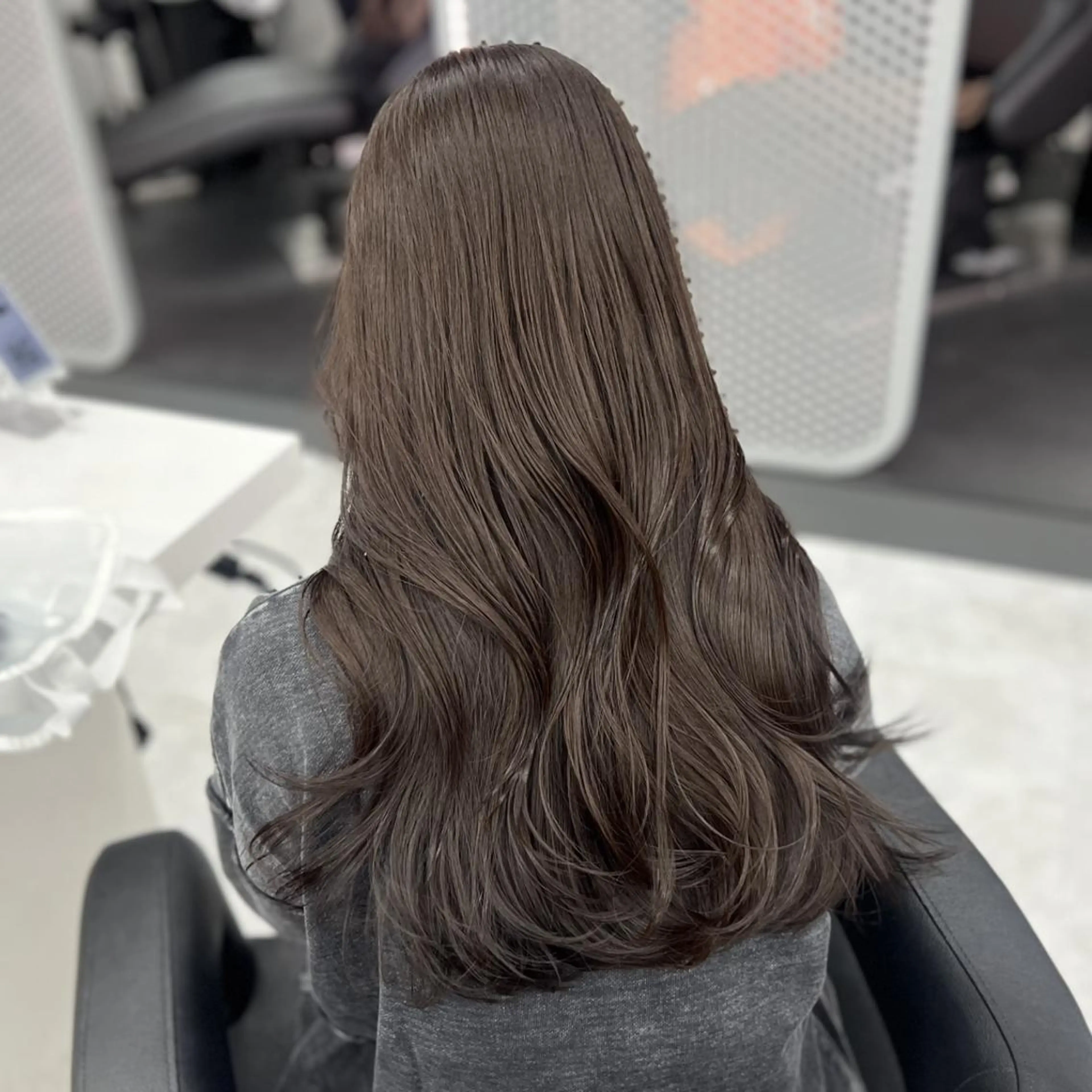 カラー 🪡透明感レイヤ ー🪡渋谷美容室🫧のヘアスタイル