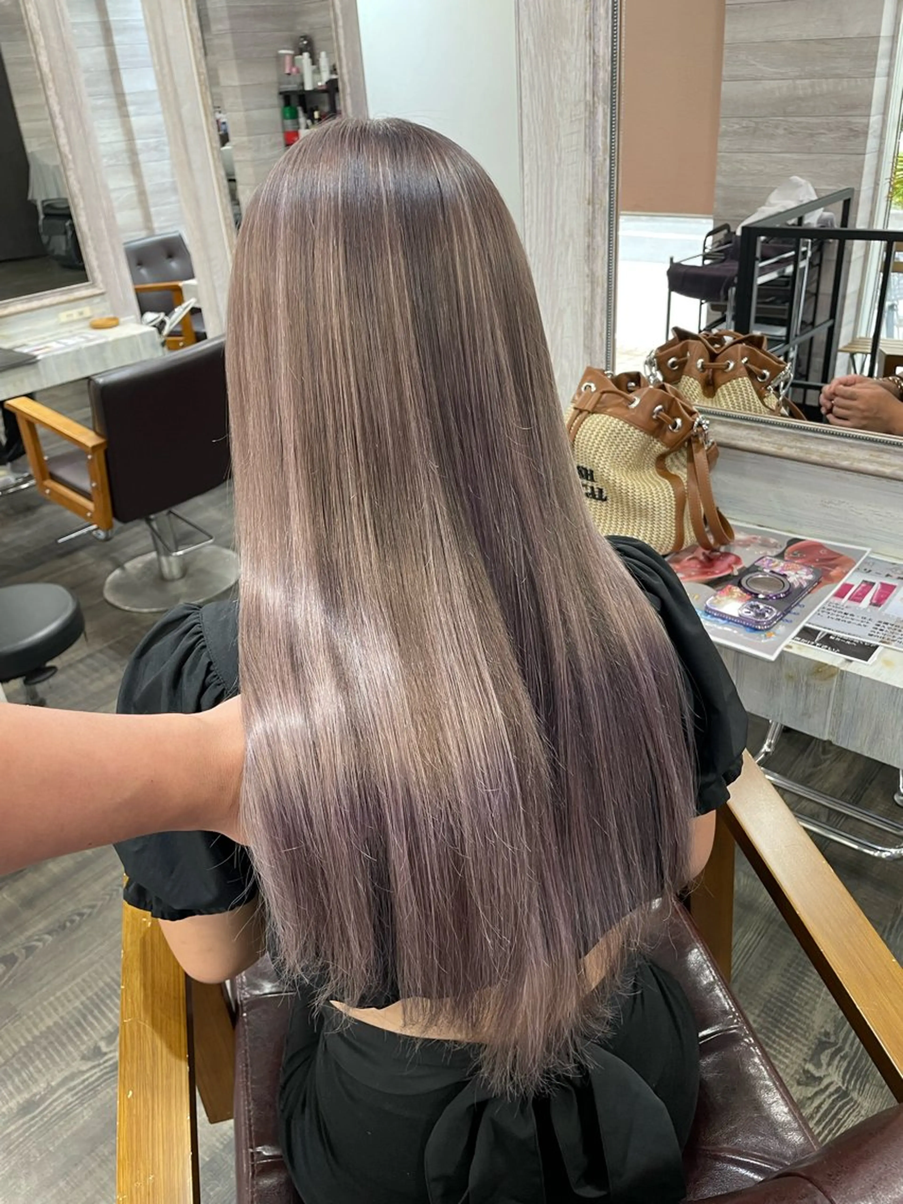 ロング ハイライト ヘアカラー トリートメント LOCO Ko-kiのヘアスタイル