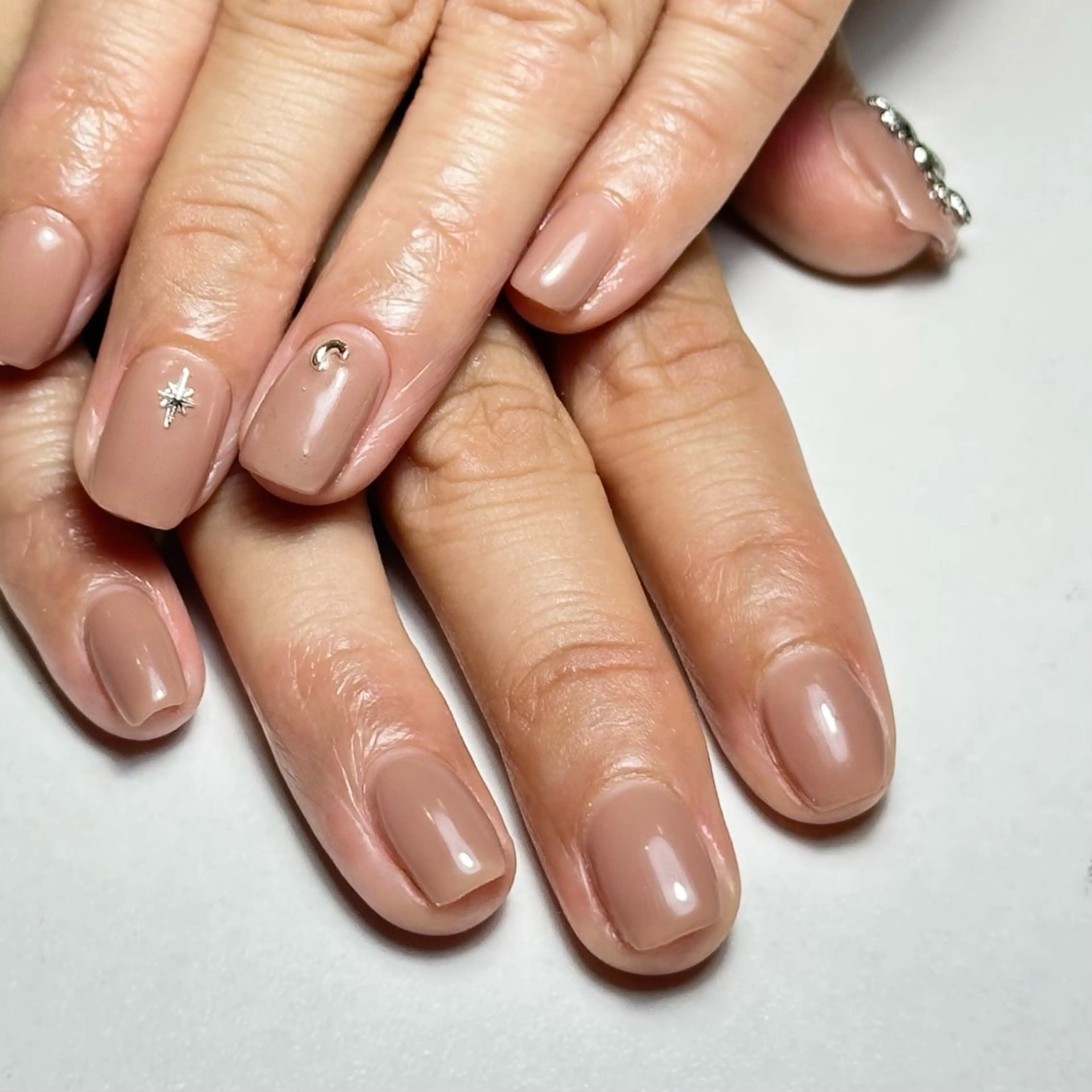 ネイル ストーンネイル ハンドネイル HAIR&MAKE POSH 日暮里のネイルデザイン