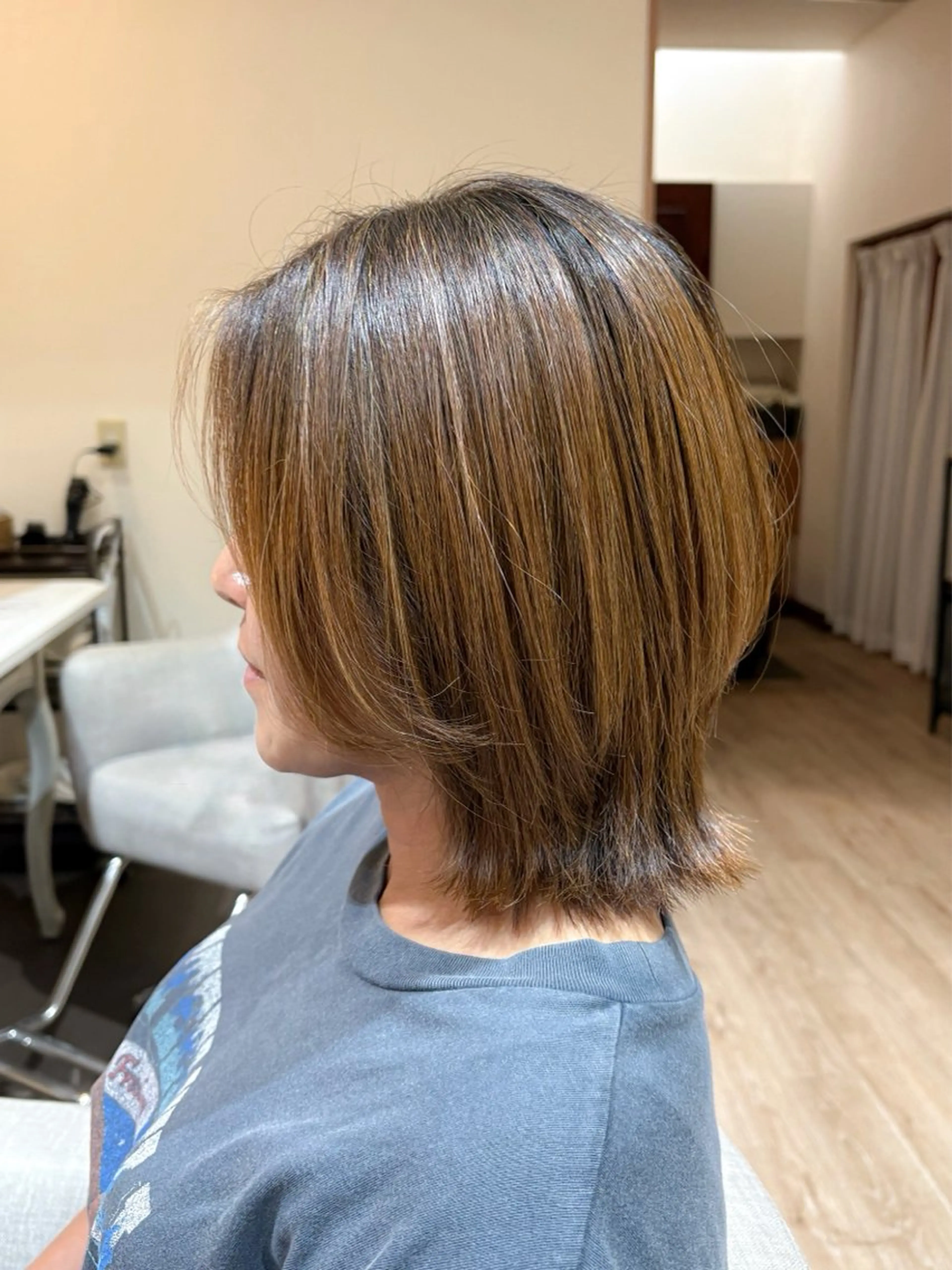 ミディアム ボブレイヤー ボブ くびれヘア レイヤーカット カット ヘアカラー トリートメント 石平 暖のヘアスタイル