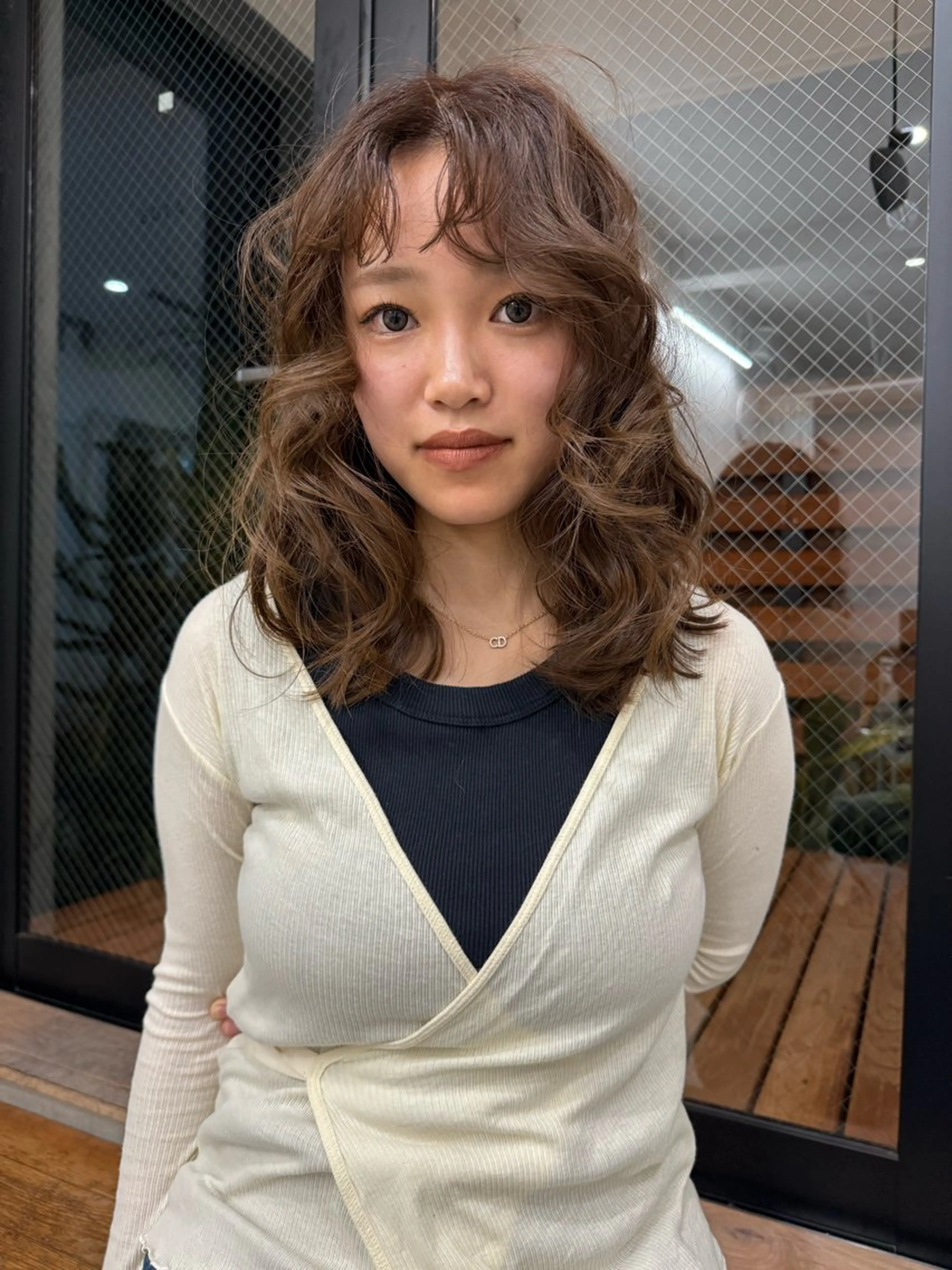 ミディアム ヘアカラー イシイ モエカのヘアスタイル