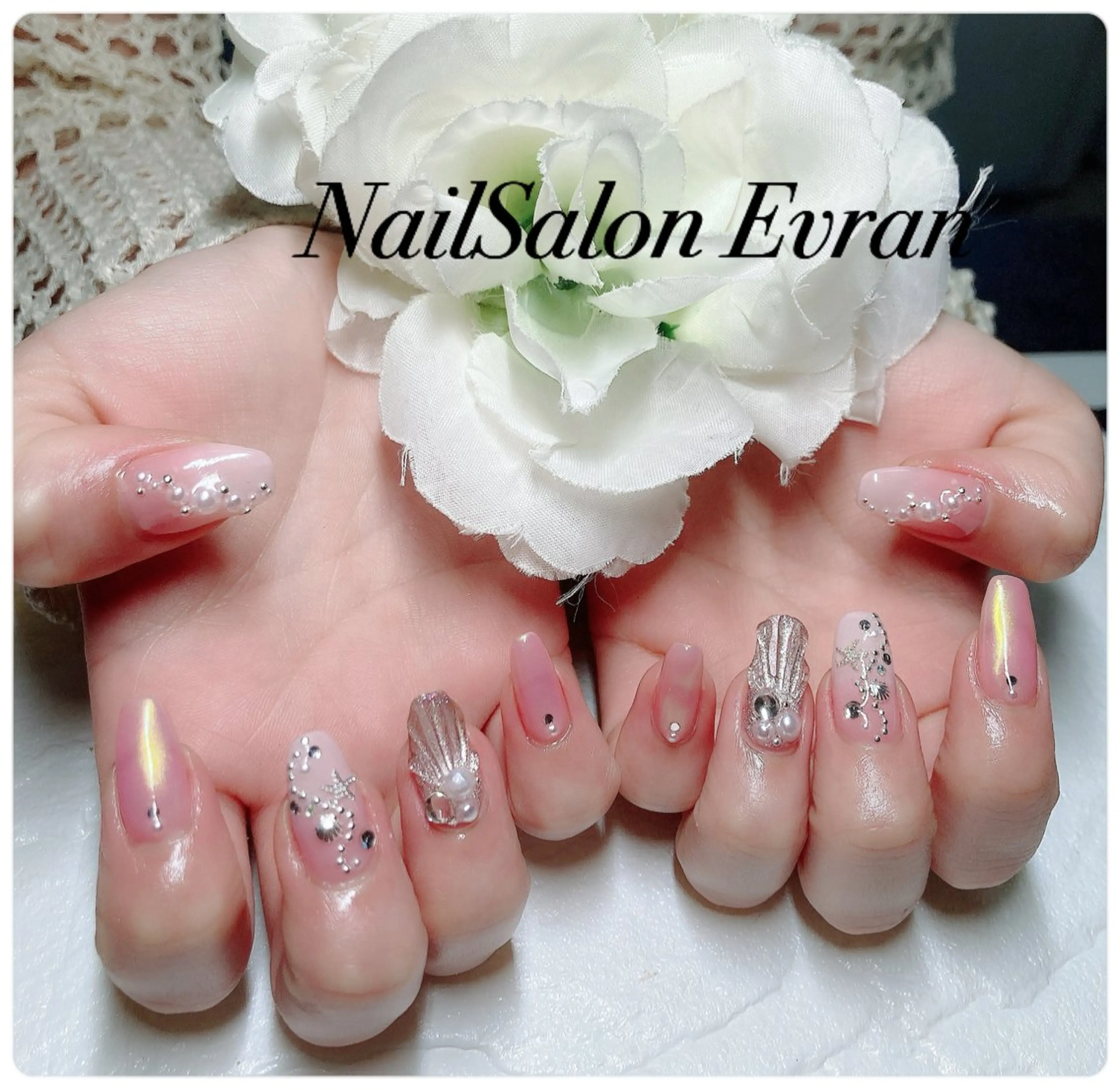 ネイル アートネイル フレンチネイル ジェルネイル マグネットネイル 持ち込み ハンドネイル Nail salon Evranのネイルデザイン