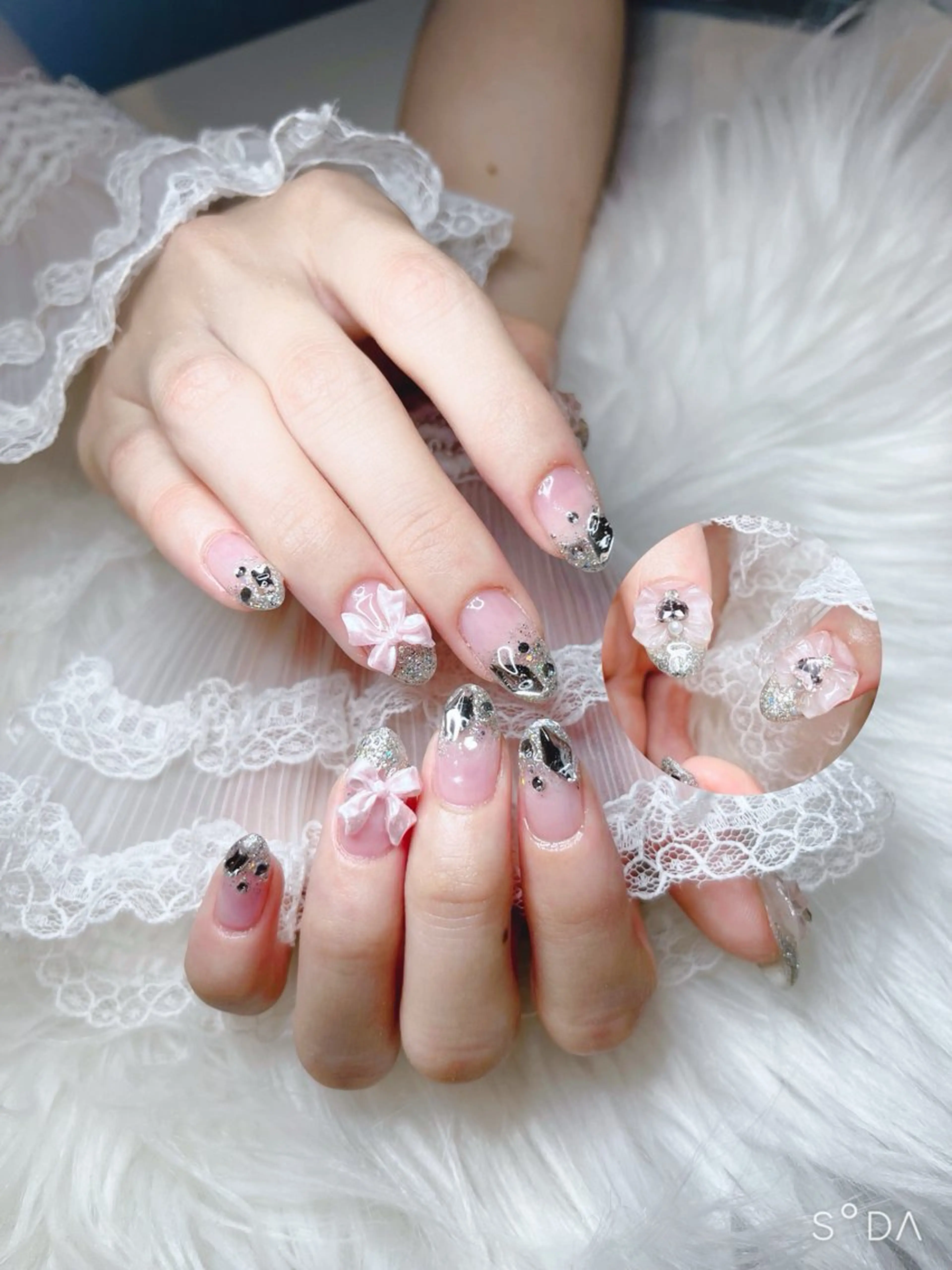 ネイル フラッシュネイル ストーンネイル ハンドネイル nailsalon　Moa所属・NailSalon Moa_Ayakaのネイルデザイン
