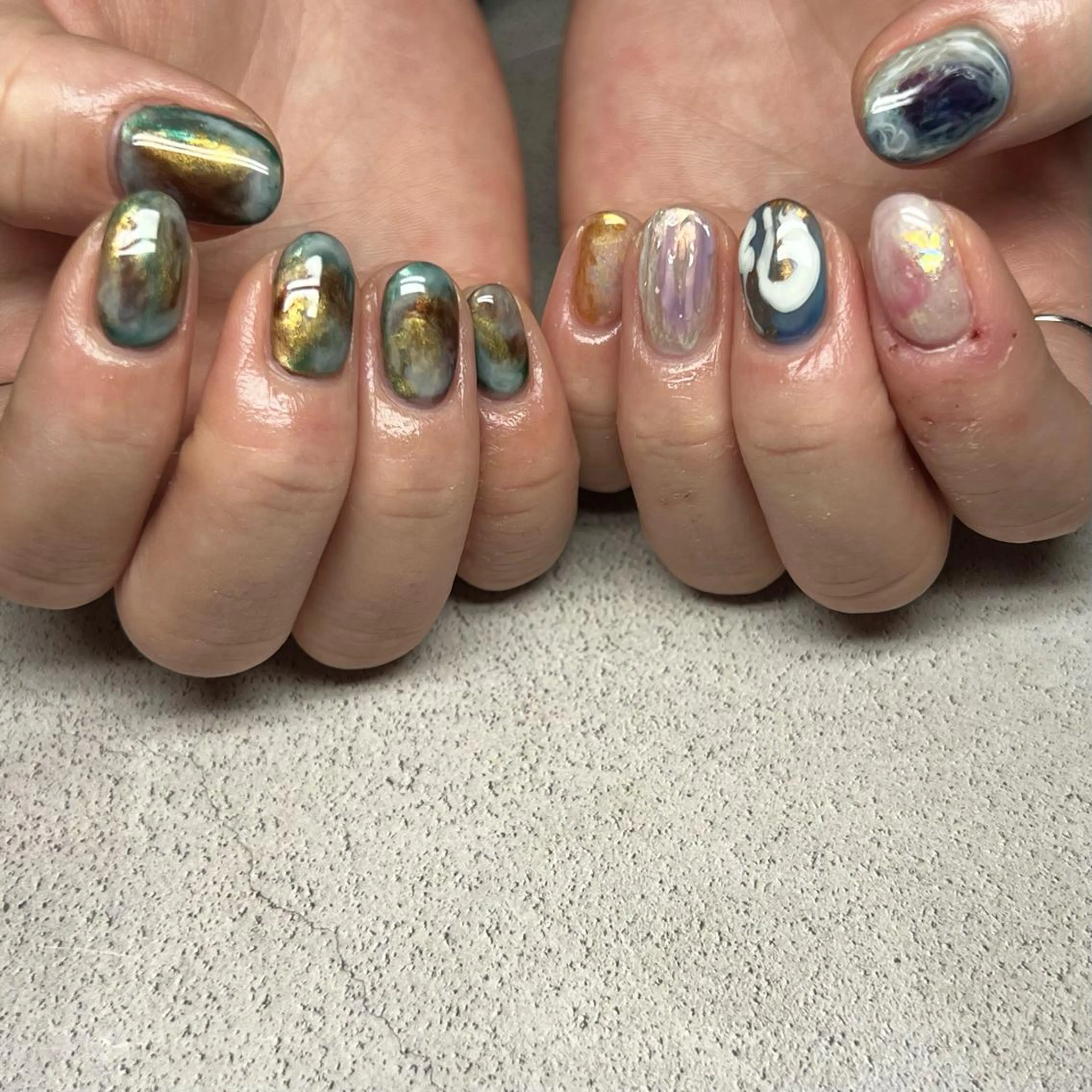ネイル ニュアンスネイル 𝐫𝐚𝐢 𝐧𝐚𝐢𝐥のネイルデザイン