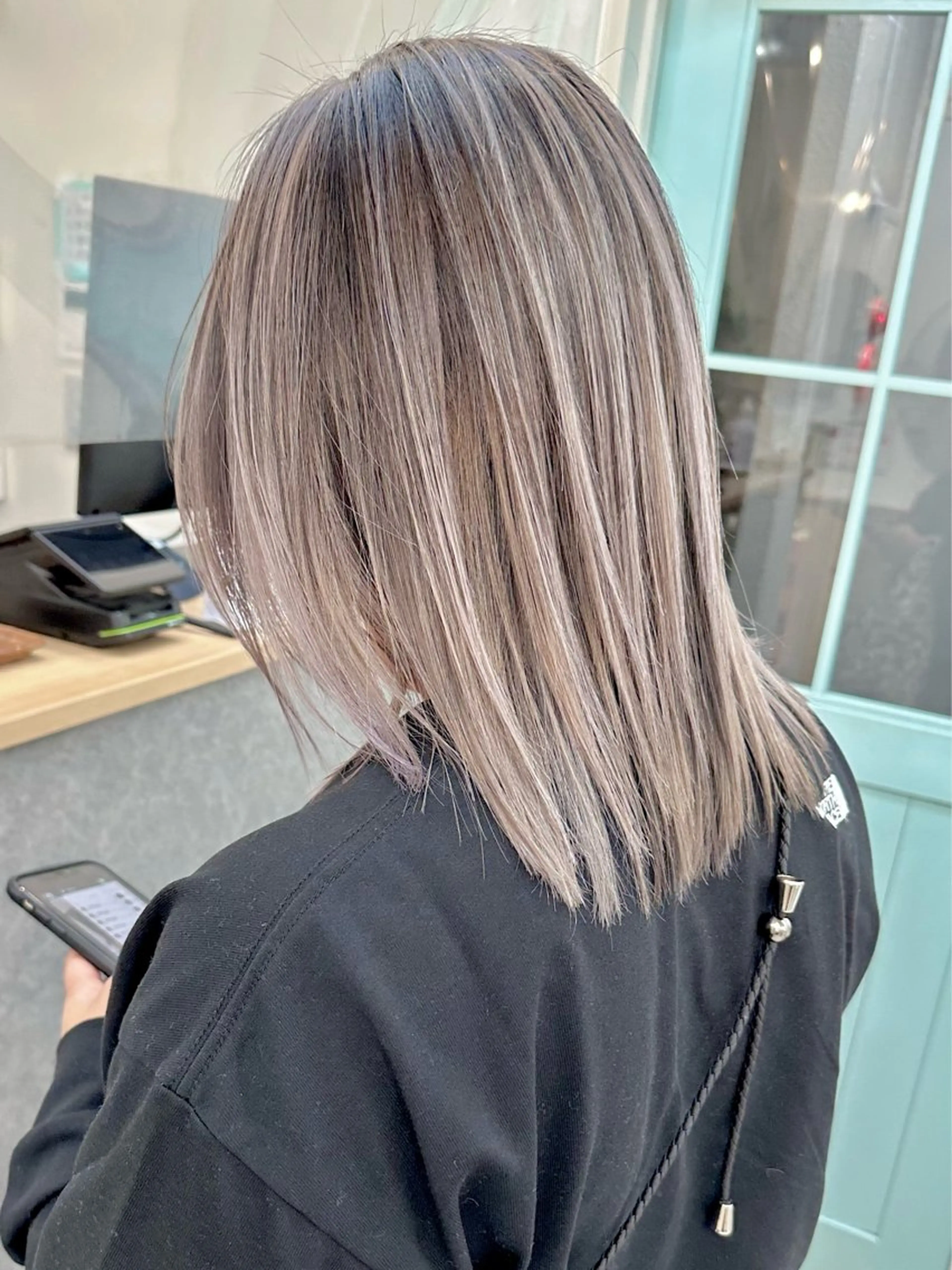セミロング カラー バレイヤージュ レイヤーカット ヘアカラー トリートメント ヘアセット 💘カラー特化美容師 尾崎拓己のヘアスタイル
