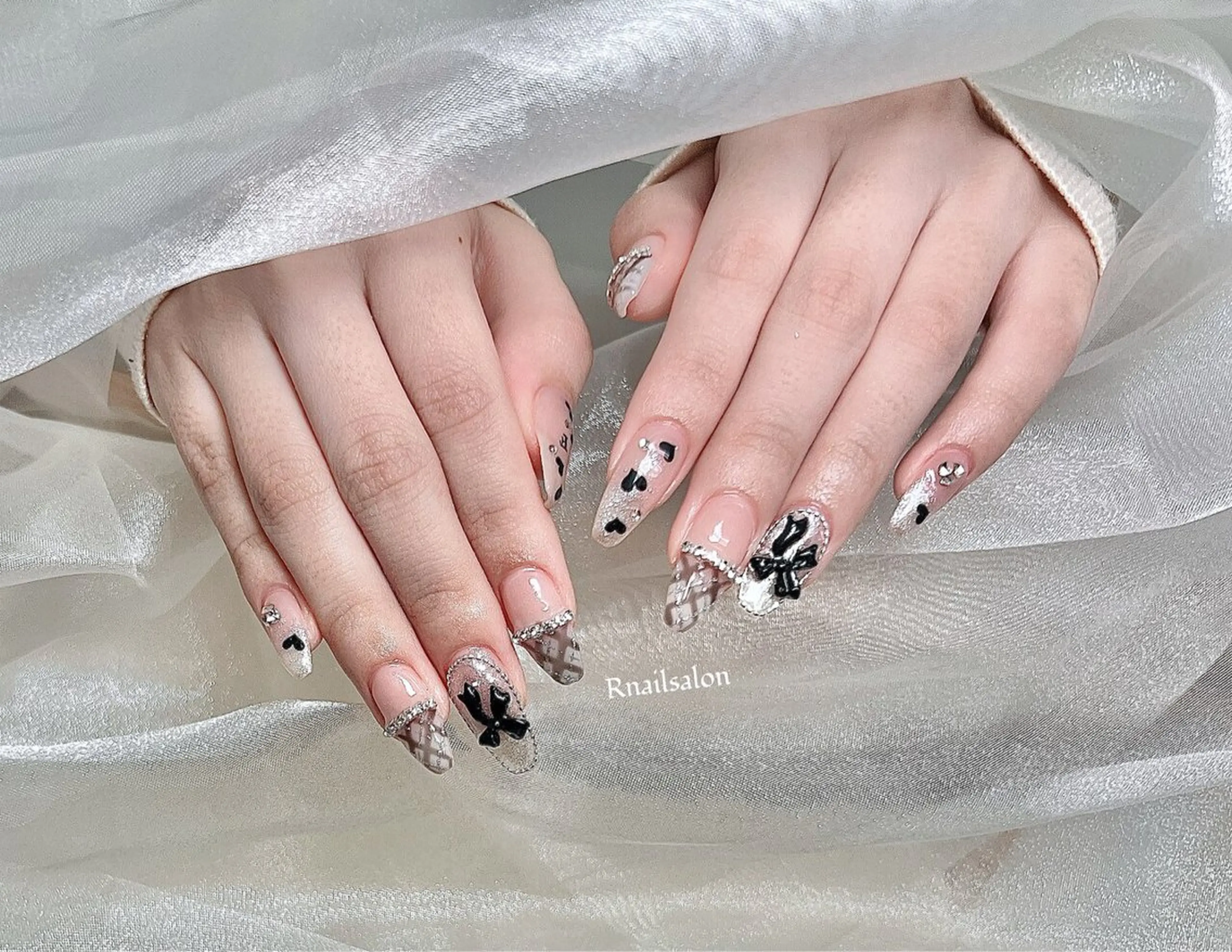セミロング ハンドネイル R NAILSALONのネイルデザイン