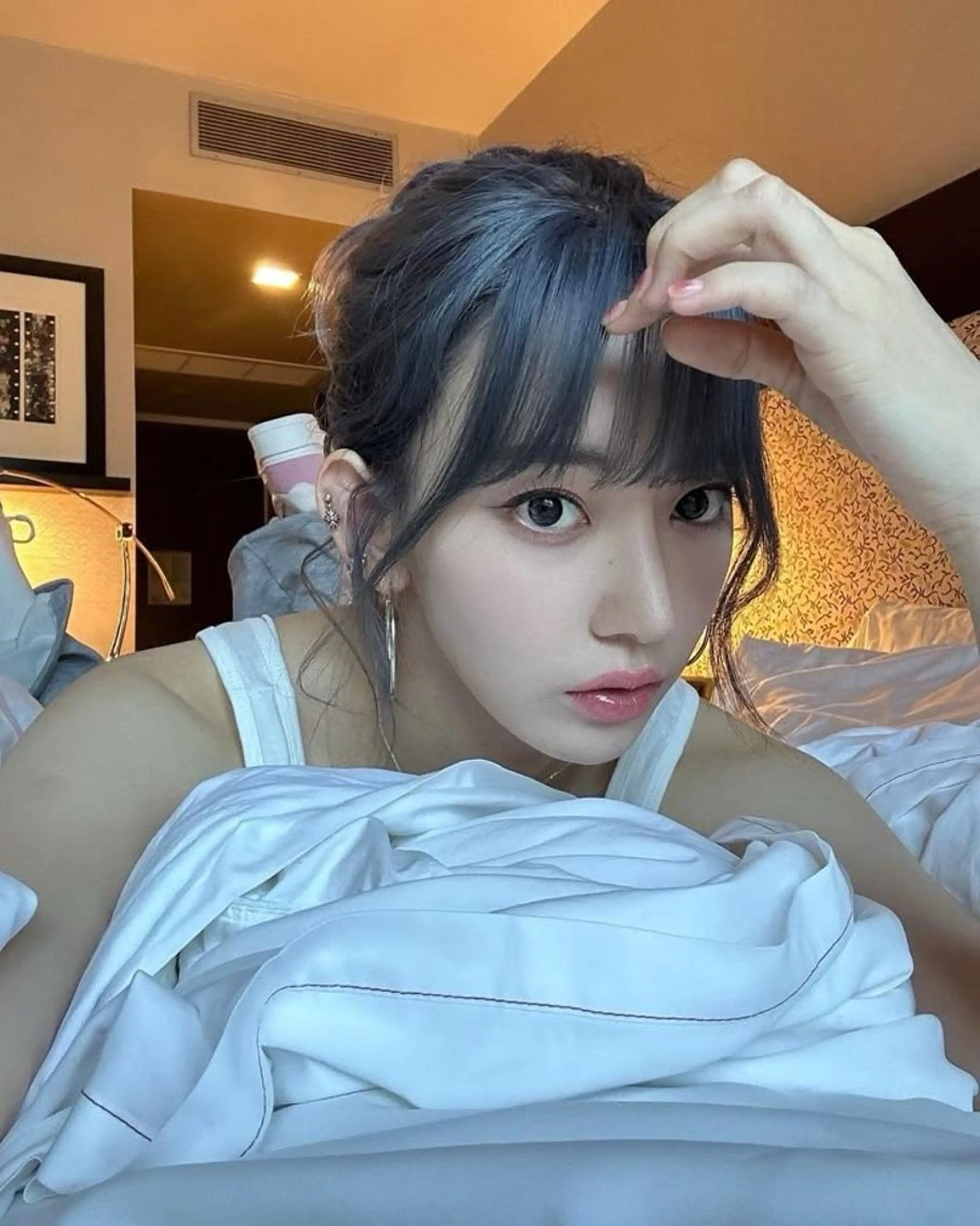 ロング カラー ヘアアレンジ ヘアカラー トリートメント 寒色アイドルカラー JUNOチナツのヘアスタイル