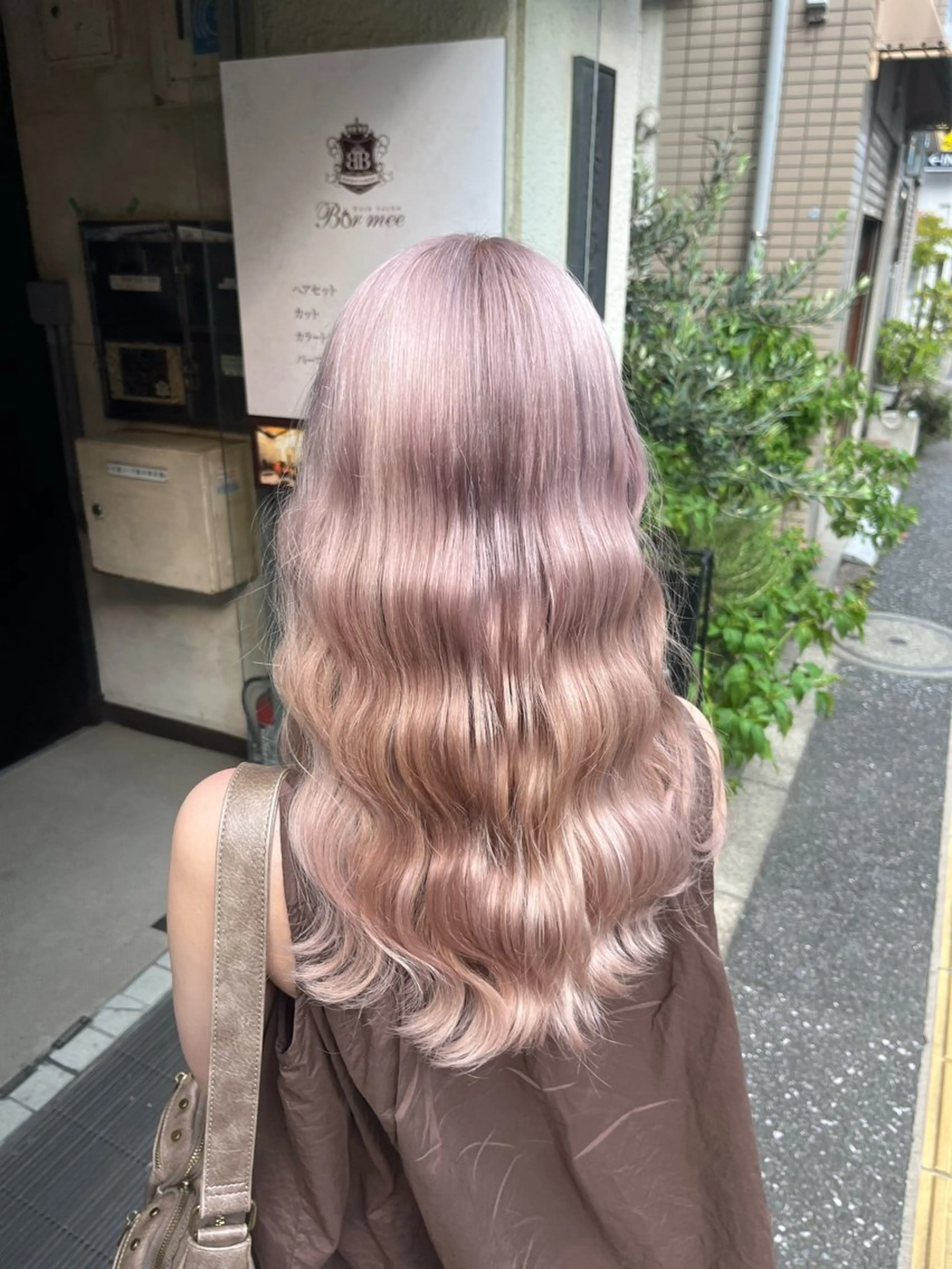 ロング カラー ベージュカラー ホワイトベージュ ヘアカラー トリートメント 艶髪/ハイトーン/ ヘアセット/モエノのヘアスタイル