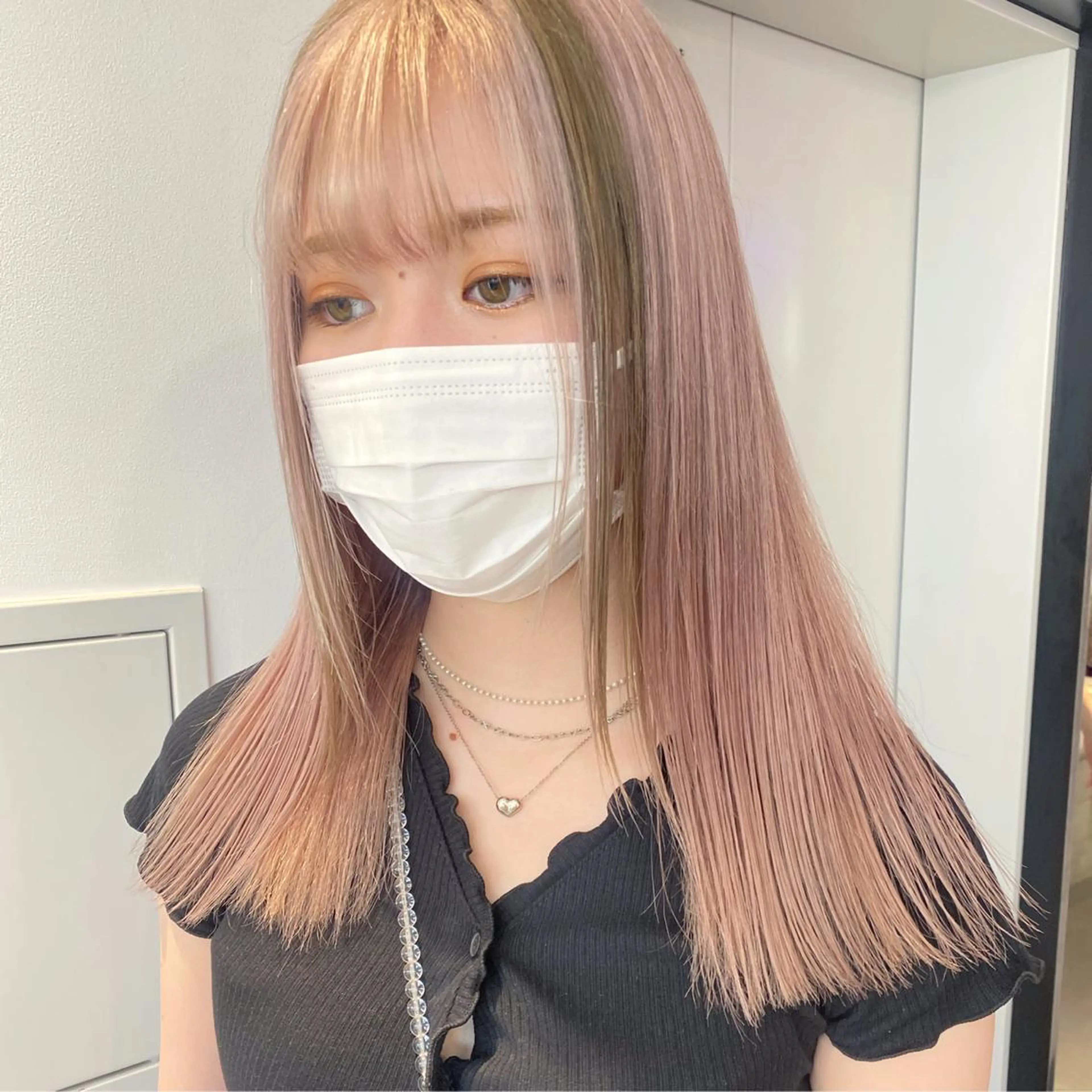 セミロング カラー マツエク・マツパ ベージュカラー ミルクティーベージュ ピンクカラー ピンクベージュ ホワイトピンク ヘアカラー トリートメント 🎨ハイトーン/ 切りっぱなし みつきのヘアスタイル