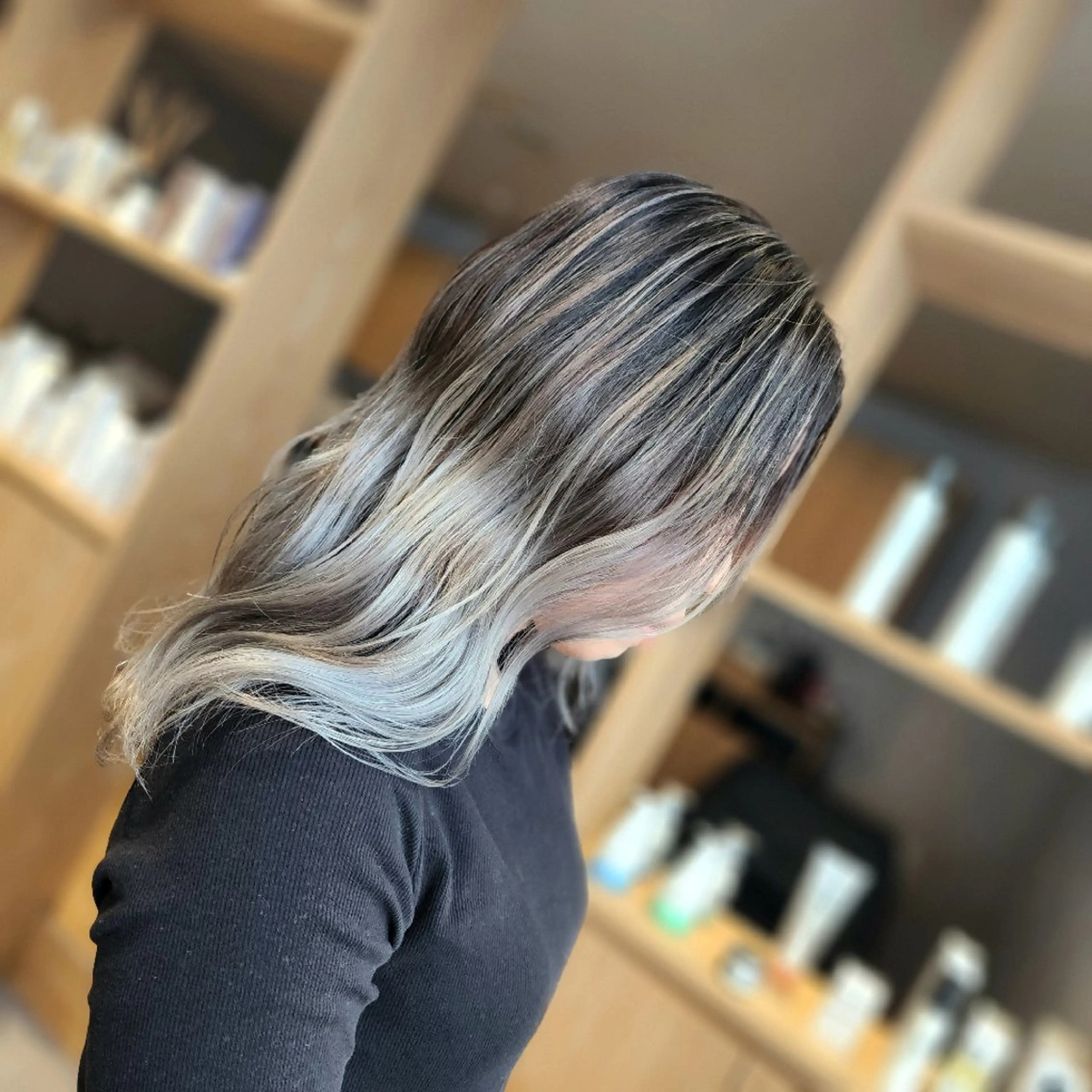 セミロング カラー バレイヤージュ レイヤーカット O.hair designers所属・シールエクステ🎀 ホシノ🕒ユウカのヘアスタイル