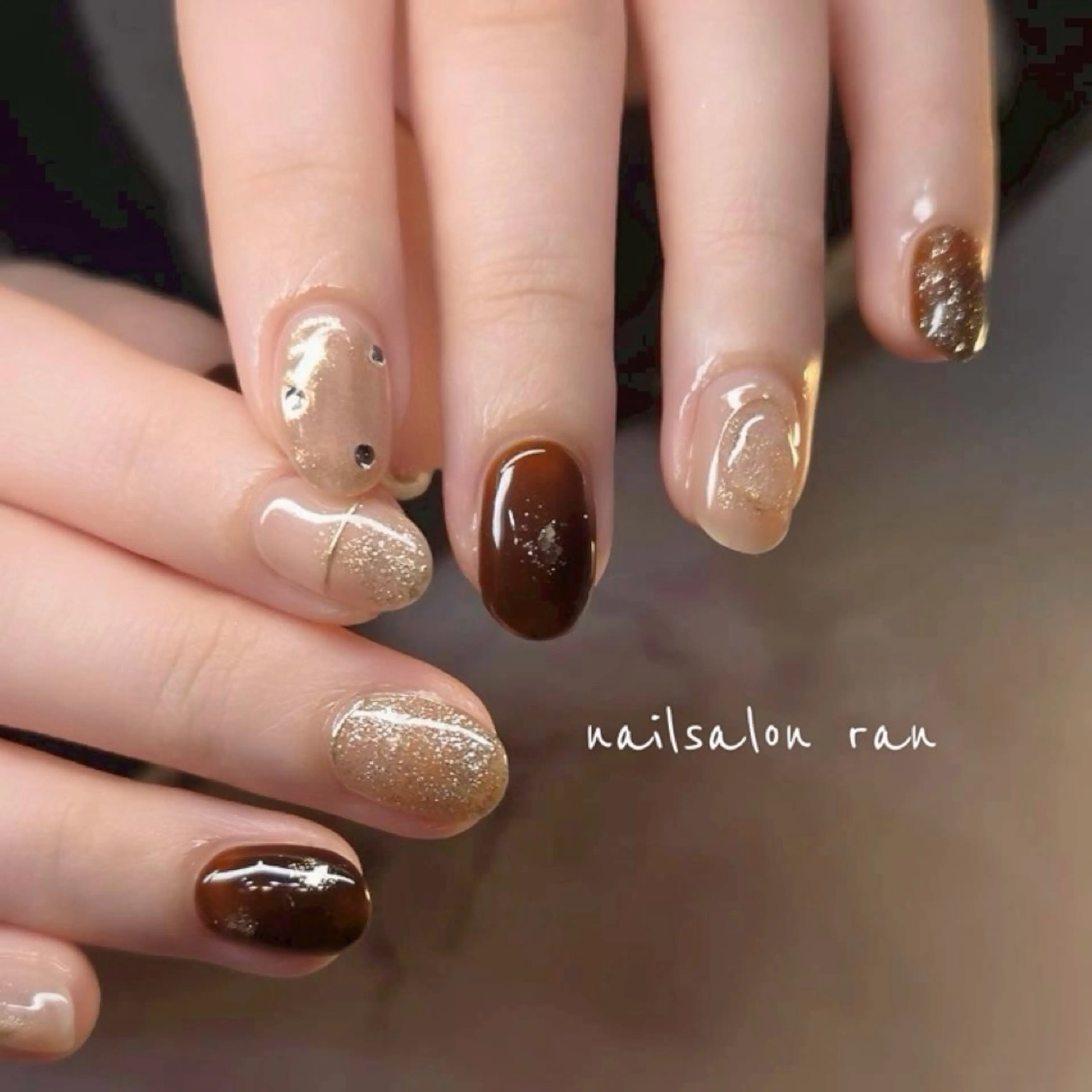 ネイル ブラウン ニュアンスネイル nailsalon ranのネイルデザイン