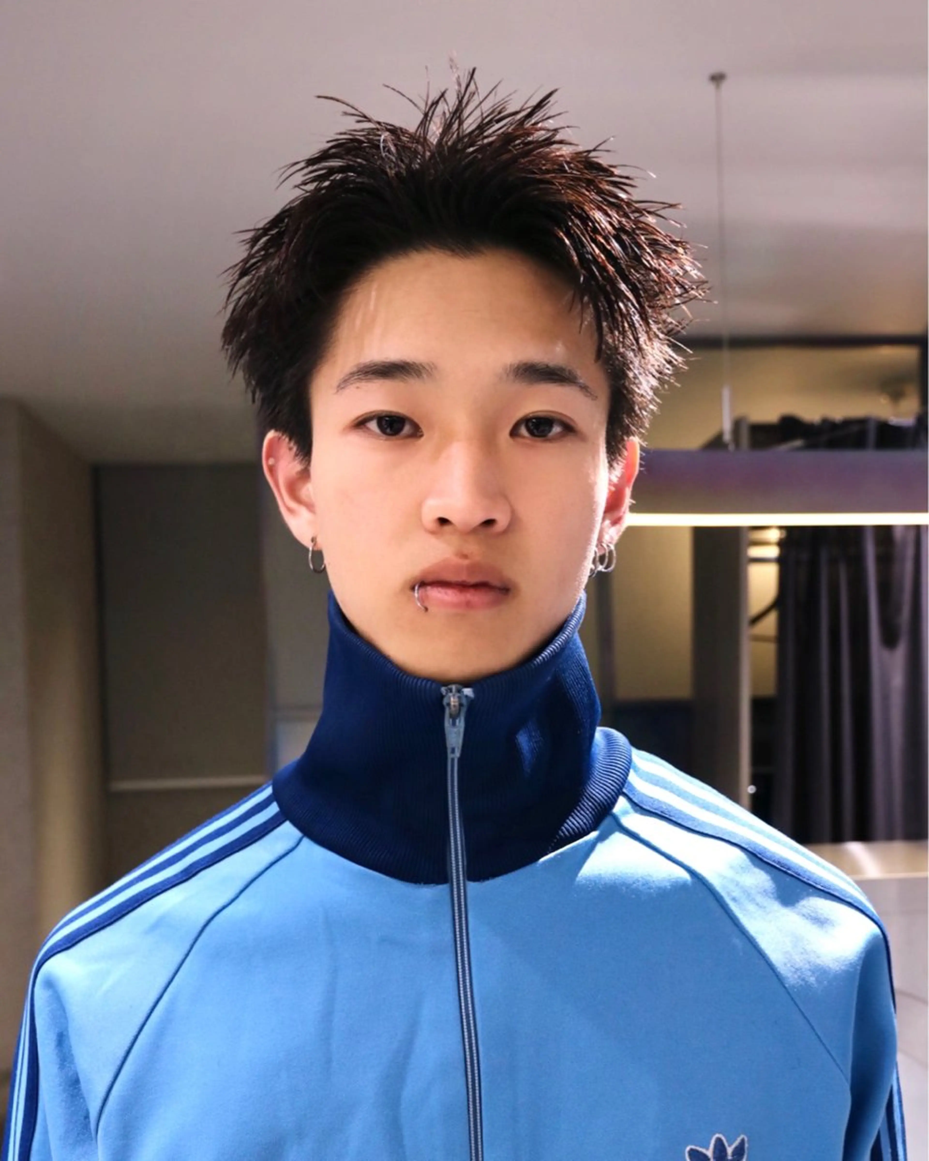 メンズ アイブロウ スパイキーショート 眉カット Qin shaire salon 原宿verno店所属・【センターパート】 ETO／江藤翼の眉毛・アイブロウイメージ