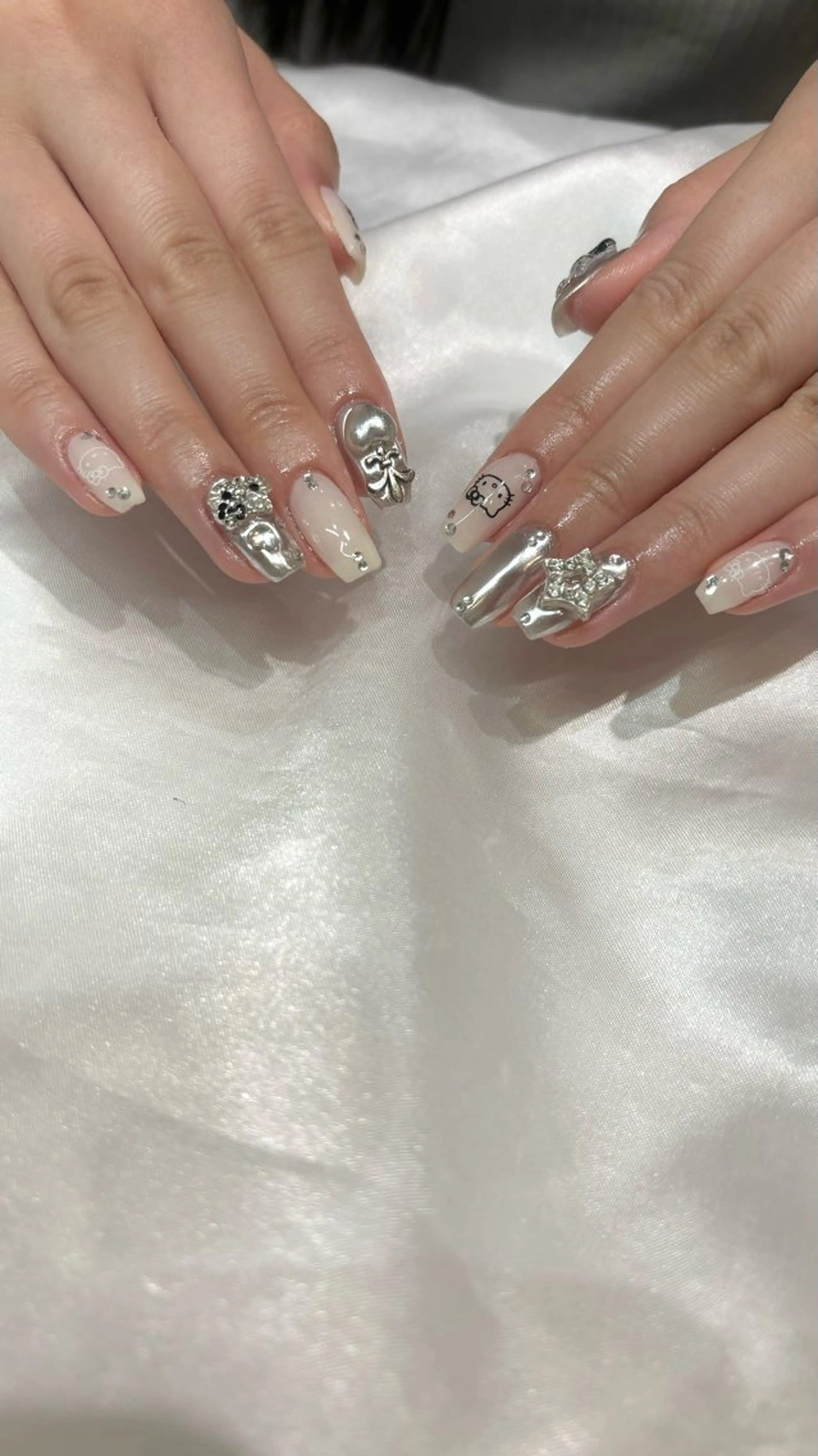 ネイル ハンドネイル GO TODAY SHAiRE SALON 表参道colore店所属・emmi nailのネイルデザイン
